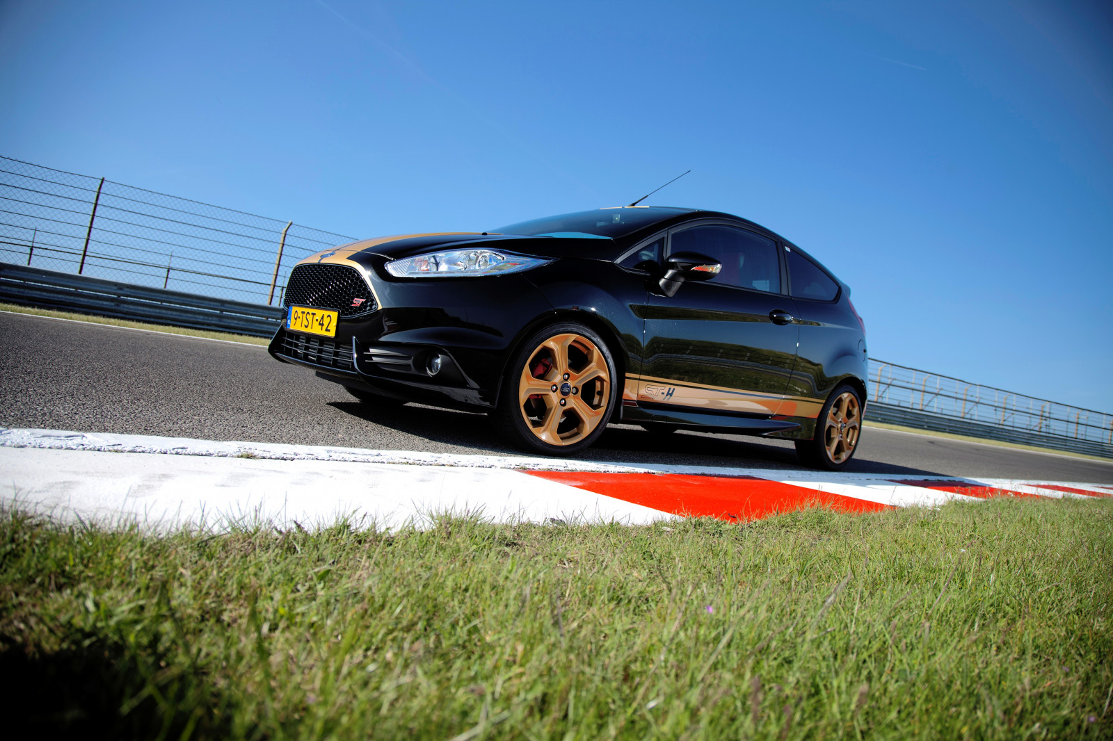 bil, køretøj, Honda, sportsvogn, Ford, 2015, Sedan, netcarshow, netcar, bil billeder, bil foto, Fiesta ST H, hjul, jord køretøj, bildesign, automotive exterior, racerbil, bil make, luksus køretøj, familie bil, kofanger, udøvende bil, Ford Motor Company