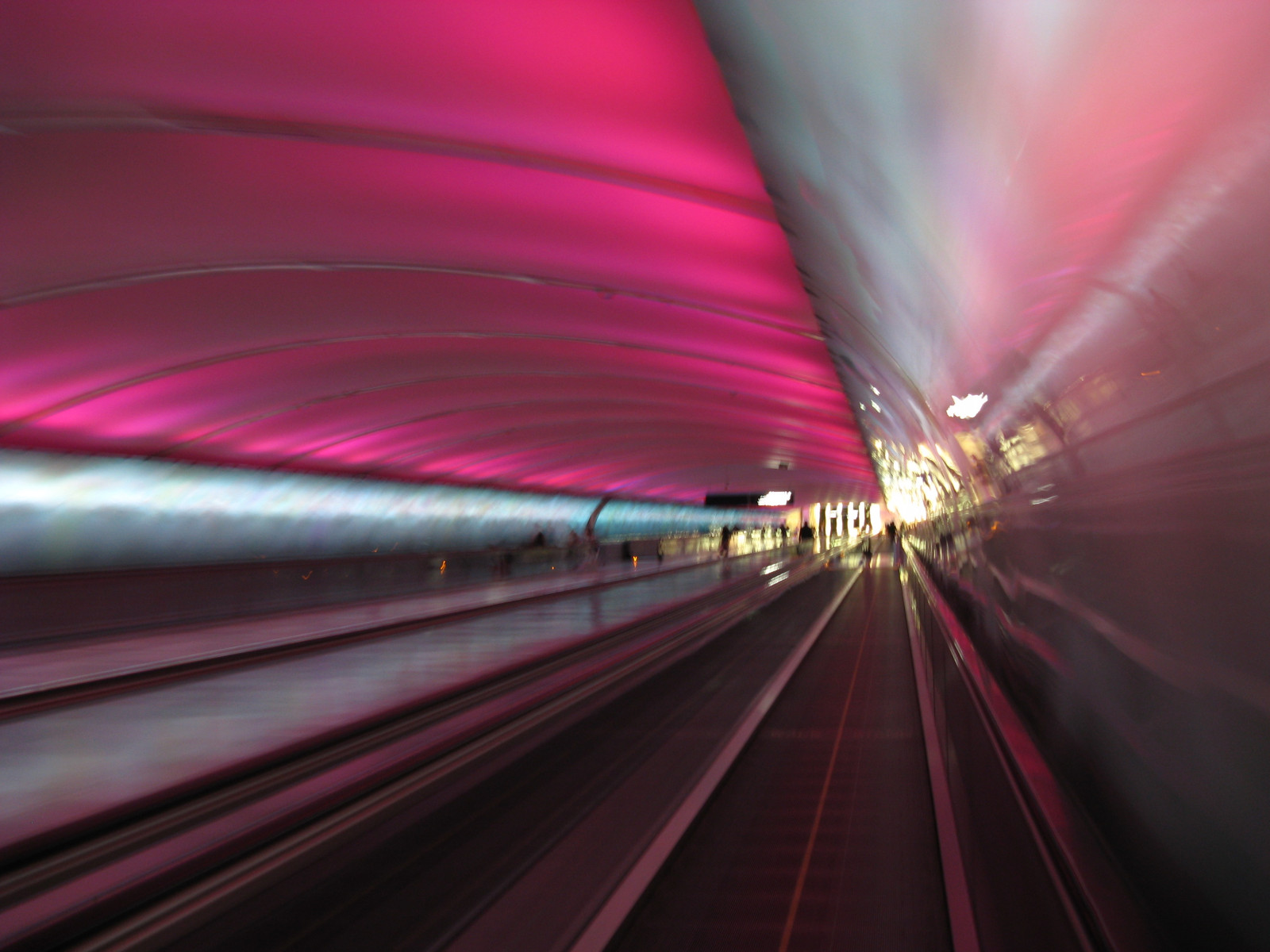 slunečnímu záření, noc, architektura, budova, Červené, odraz, fotografování, Spojené státy americké, letiště, Detroit, infrastruktura, světlo, barva, rozmazat, tvar, čára, křídlo, anawesomeshot, diamondclassphotographer, flickrdiamond, Flou, colourartaward, artlegacy, Atmosféra Země, zblízka, makro fotografie, nonluoghi, nonplace, nonlieux, camminante, img2798