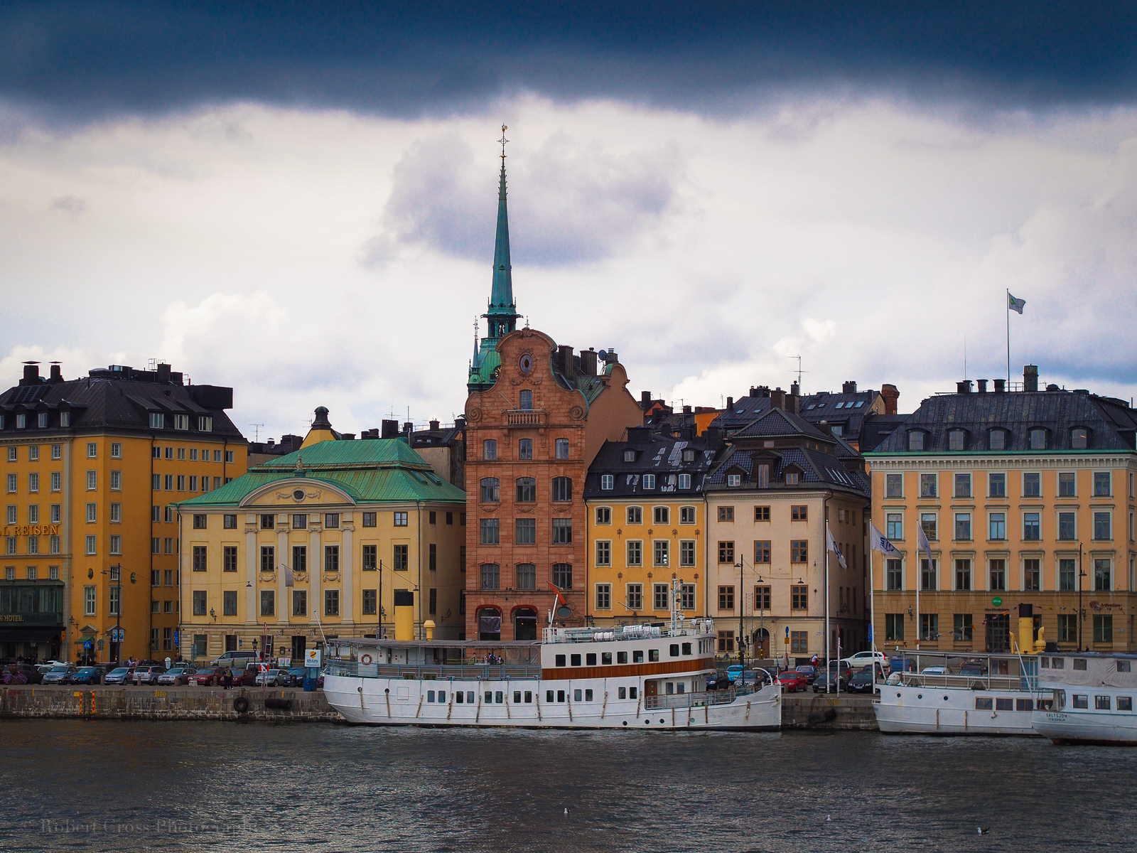 città, paesaggio urbano, architettura, acqua, costruzione, riflessione, cielo, nuvole, tempesta, Turismo, orizzonte, sera, fiume, porto, cittadina, isola, estate, Stoccolma, Svezia, Europa, la piazza cittadina, canale, metropoli, palazzo, Olimpo, chateau, nube, barche, plaza, canale, Gamlastan, punto di riferimento, OMD, EM5, MicroFourThirds, facciata, area urbana, attrazione turistica, corso d'acqua, 45mmf18mzuiko