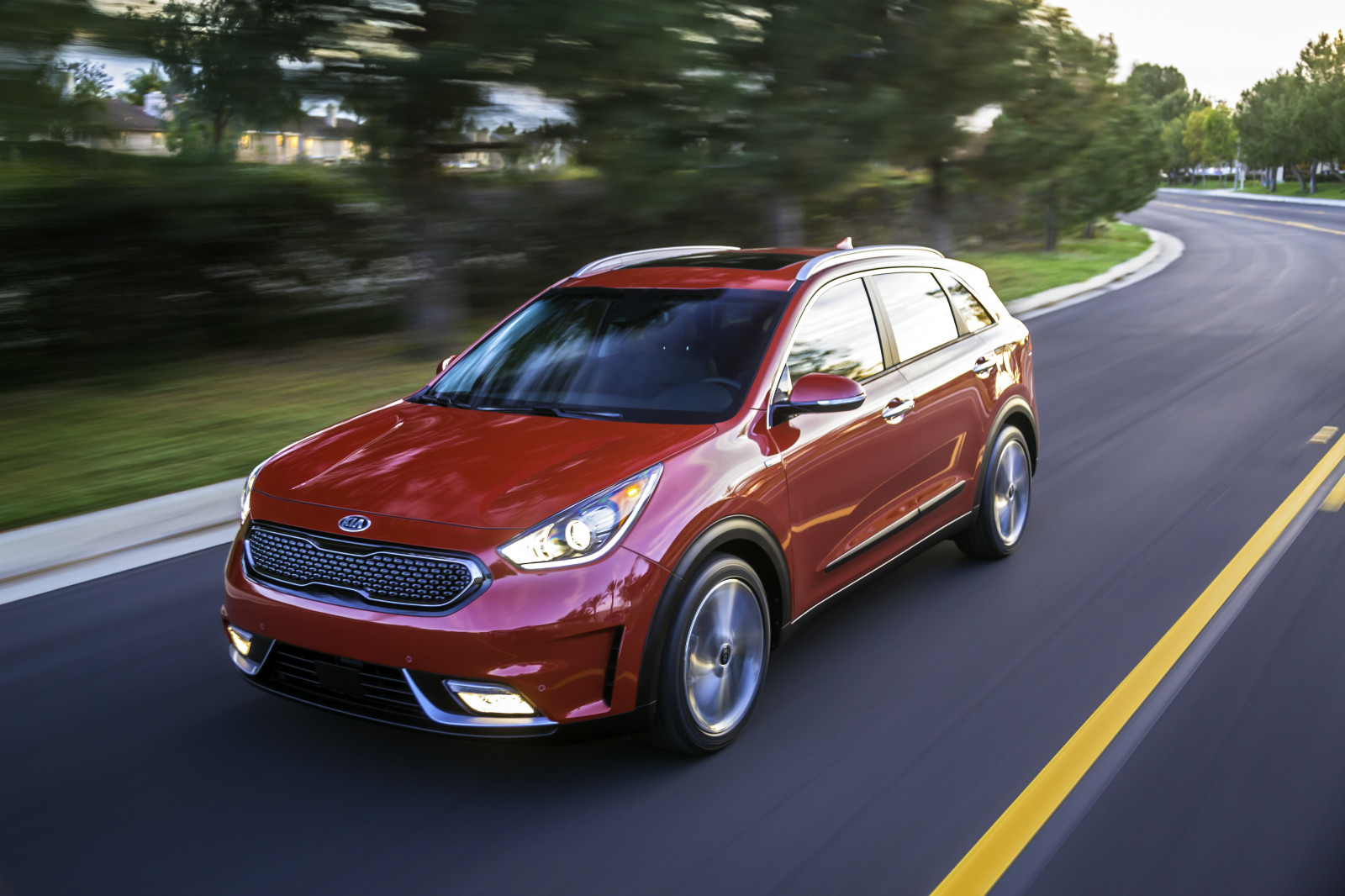 bil, køretøj, Infiniti, Kia, netcarshow, netcar, bil billeder, bil foto, 2017, Niro Hybrid, hjul, jord køretøj, bildesign, automotive exterior, bil make, crossover sUV, sport utility køretøj, midten størrelse bil, Infiniti qx70