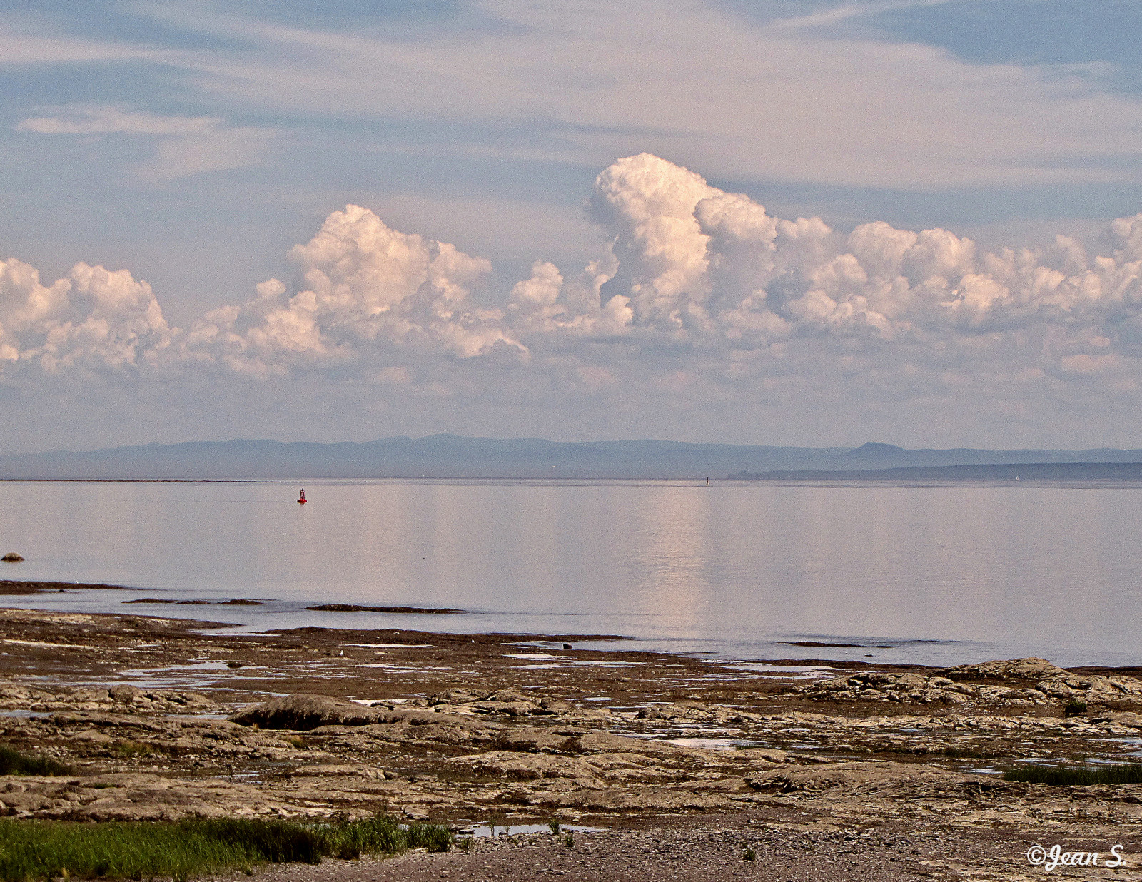 krajina, bílý, moře, záliv, jezero, voda, pobřeží, odraz, nebe, mraky, uklidnit, modrý, pobřeží, zrcadlo, řeka, horizont, letní, kámen, paysage, mokřadní, mrak, den, hora, venkovní, oceán, mraky, nádrž, fleuve, vysočina, s r nit, jezero, meteorologický jev, ekoregion, vstupní, stlawrenceriver, tranquilit, coastal and oceanic landforms