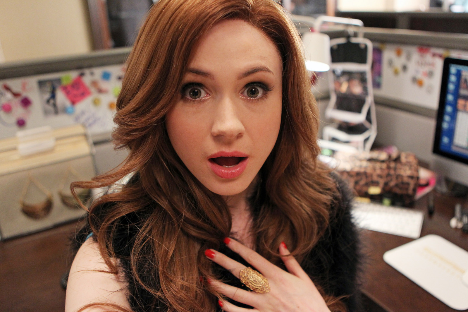 ใบหน้า, ผู้หญิง, หัวแดง, โมเดล, แนวตั้ง, ผมยาว, แว่นตา, คนดัง, นักแสดงหญิง, แฟชั่น, ผม, Karen Gillan, selfies, คน, ผิวหนัง, หัว, หญิงสาว, ความงาม, ยิ้ม, ตา, ผู้หญิง, ริมฝีปาก, ทรงผม, ความหวาน, ผมสีน้ำตาล, การแสดงออกทางสีหน้า, การดูแลสายตา