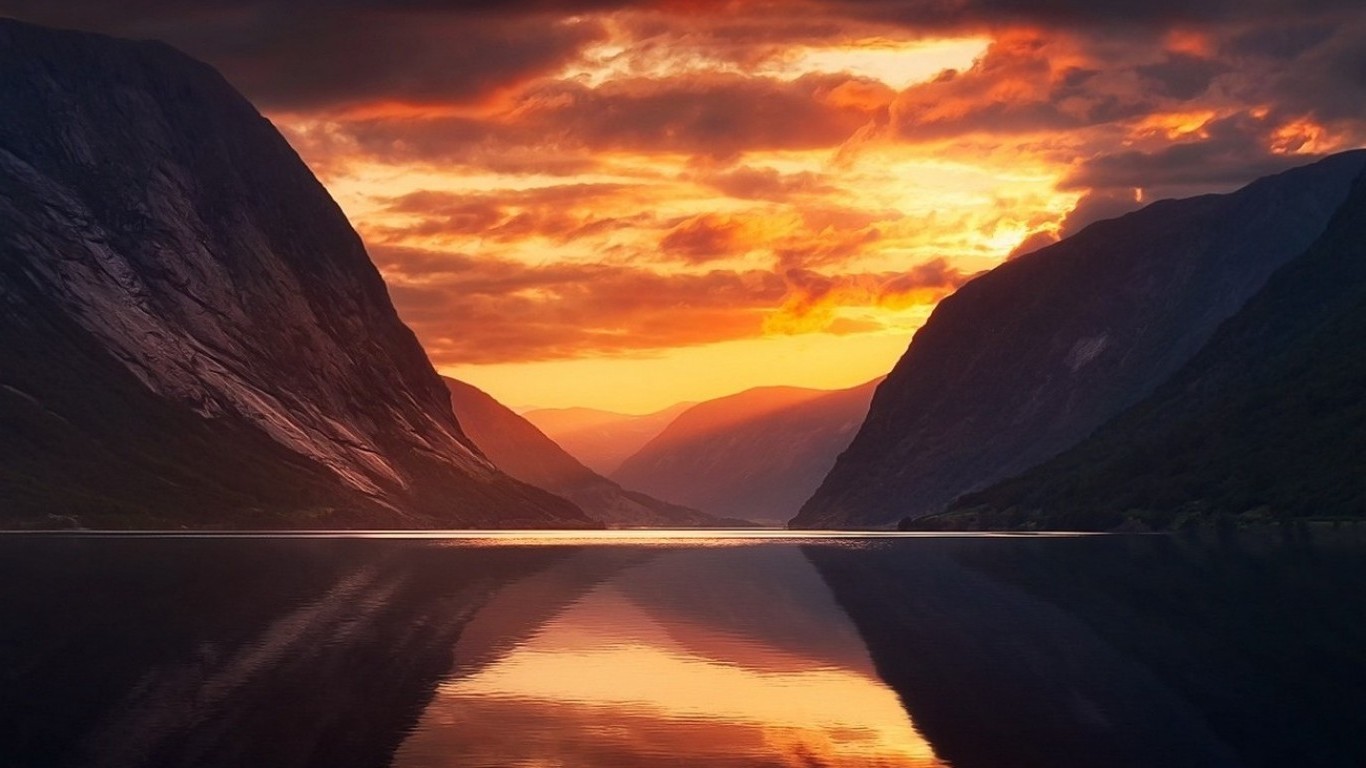 luce del sole, paesaggio, montagne, tramonto, natura, riflessione, cielo, nuvole, Alba, sera, mattina, fiume, Sole, orizzonte, atmosfera, crepuscolo, nube, montagna, alba, 1366x768 px, fenomeno atmosferico, ultimi bagliori, morfologie montane
