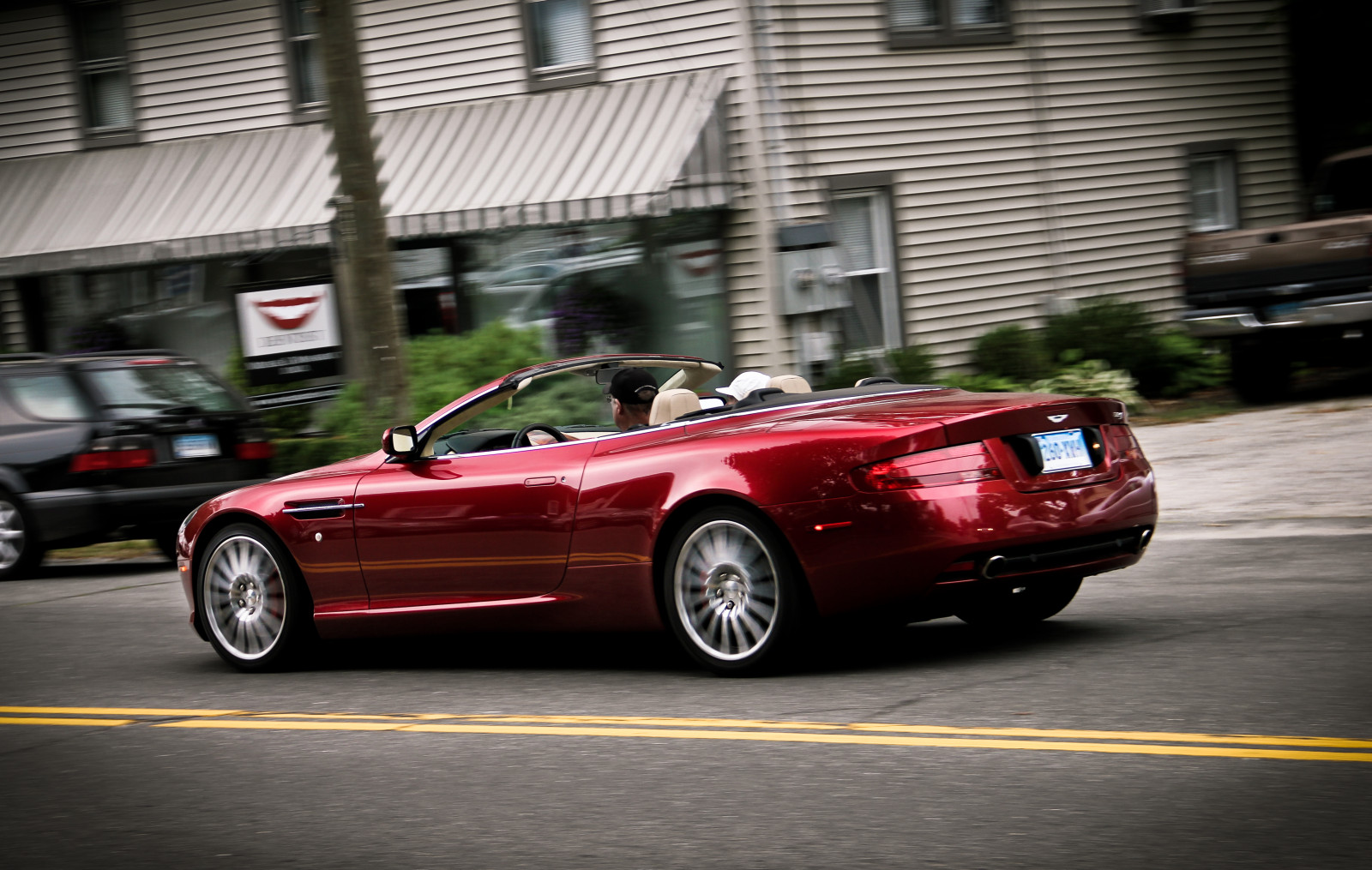 ulice, auto, Červené, vozidlo, silnice, Anglie, hnědý, Kánon, britský, sportovní auto, Spojené království, kupé, Konvertibilní, výkon auta, Aston Martin DB9, limuzína, rebel, 2011, Pouto, Krásná, prozkoumat, chladný, krása, prozkoumal, kolo, úžasný, automobil, okraj, zajímavý, aston, Martin, superauto, rychle, nejlepší, eos, Angličtina, david, výhradní, Británie, evropský, James, Aston Martin, Volante, DB9, pozemní vozidla, automobilového designu, luxusní vůz, kompaktní vůz, motorové vozidlo, osobní luxusní automobil, střední velikost auta, James Bond, mimořádný, shutterspeedphotos, Davidbrown, Db9volante, Astonmartindb9volante, automotive wheel system