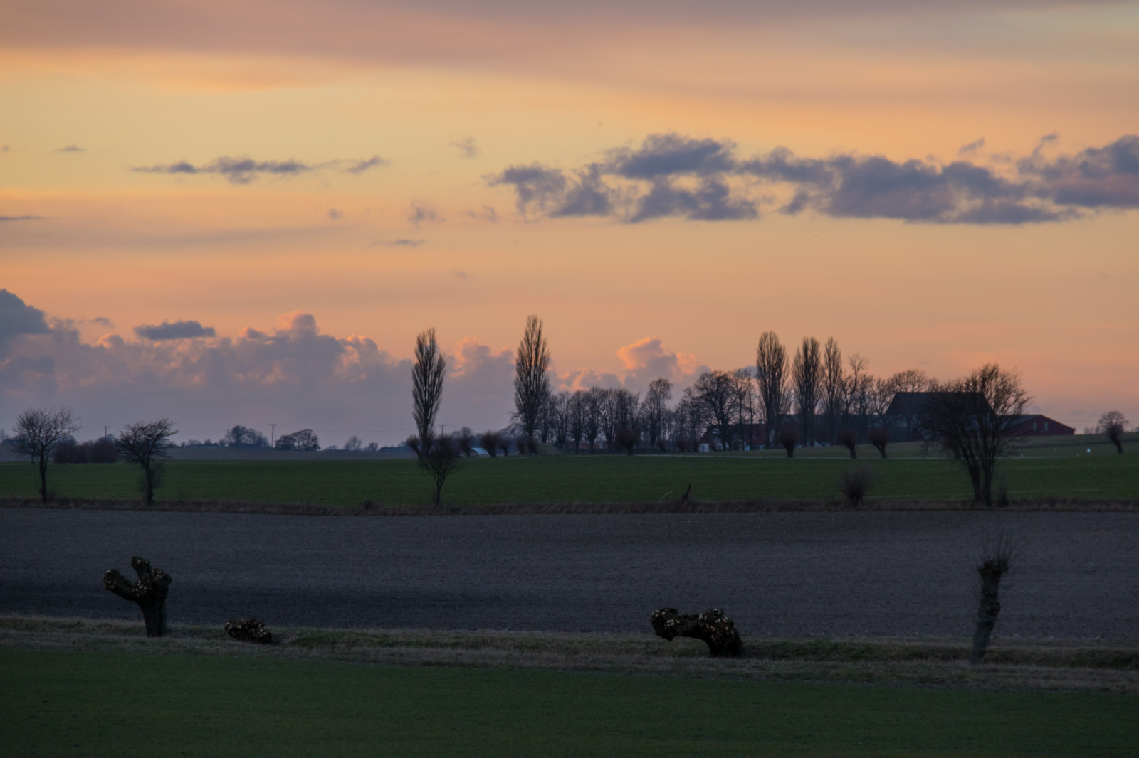 krajina, západ slunce, moře, kopec, Příroda, odraz, tráva, nebe, pole, svítání, večer, ráno, mlha, horizont, soumrak, mrak, strom, hora, svítání, lučina, nebe, solnedg ng, venkov, moln, skymning, landsbygd, landskap, exif modelu canoneos760d, geocountry, Kamera aby kánon, geocity, Model fotoaparátu canoneos760d, geostate, geolocation, EXIF čočka efs18200mmf3556is, EXIF otvor 56, exif aby kánon, exif focallength 130mm, exif isospeed 400, prostý, prérie, venkov, atmosférický jev