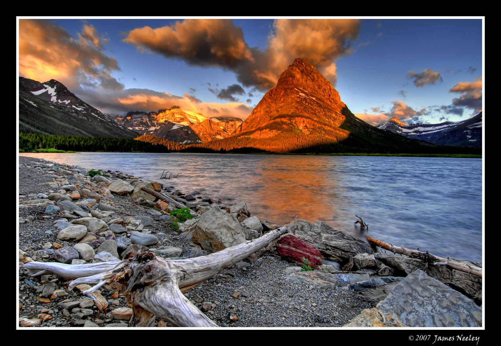 krajina, hory, západ slunce, moře, jezero, voda, Skála, Příroda, pobřeží, odraz, nebe, svítání, uklidnit, večer, pobřeží, HDR, horizont, národní park, fjord, divočina, mrak, strom, hora, svítání, 5XP, anawesomeshot, Soe, mywinners, jezírka, Bravo, magicdonkey, klid, shieldofexcellence, Národní park Glacier, ledovec, jezero, počítač tapeta, geologický fenomén, meteorologický jev, vstupní, swiftcurrentlake, Jamesneeley, Manyglacierhotel