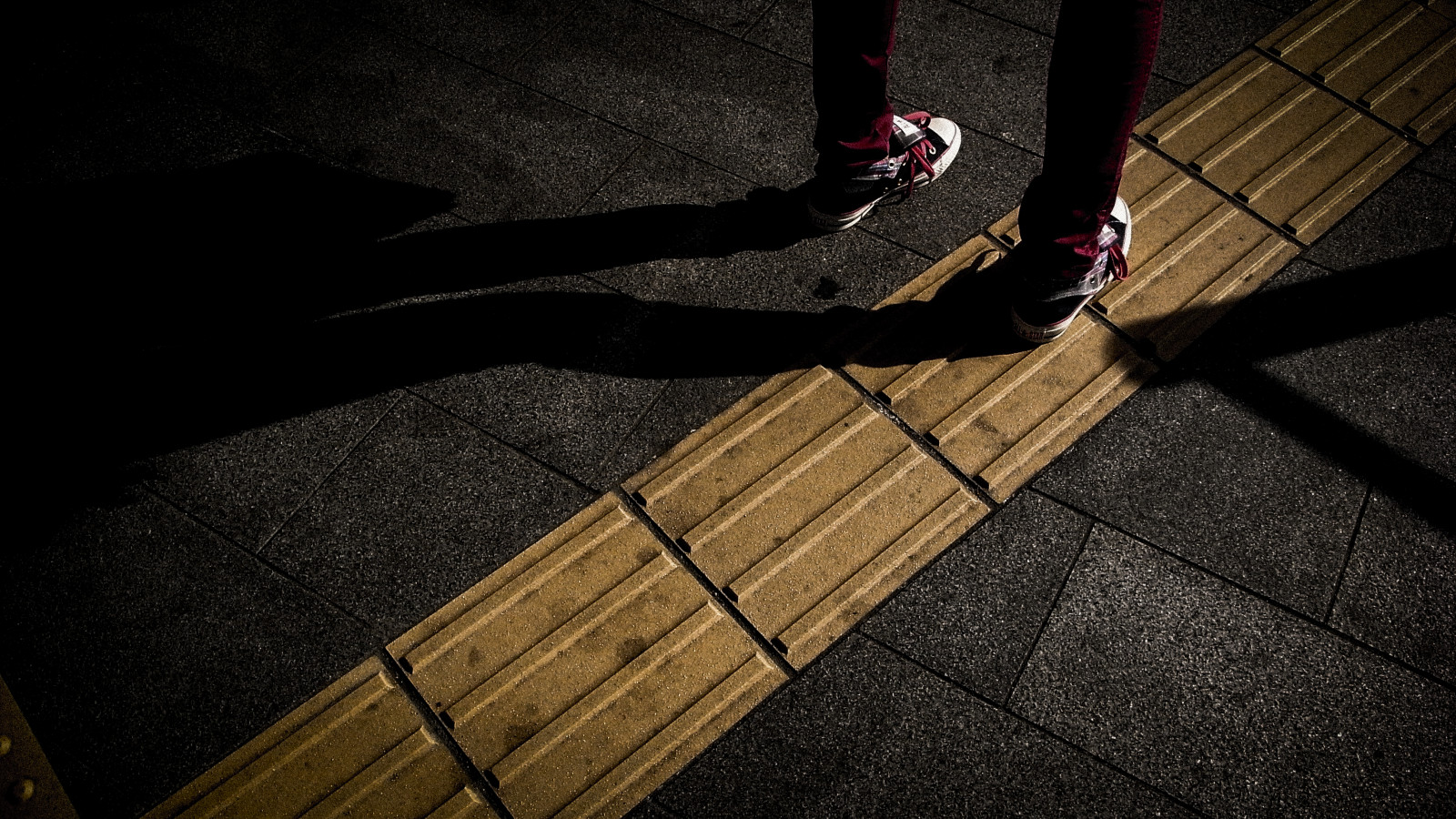 Černá, ulice, noc, nohy, stín, zima, dřevo, tenisky, Konverzovat, půlnoc, úhel, světlo, dívka, osvětlení, čára, lano, tma, ricoh, chodník, střevíc, GRD, grd2, grdigital2, Gifu