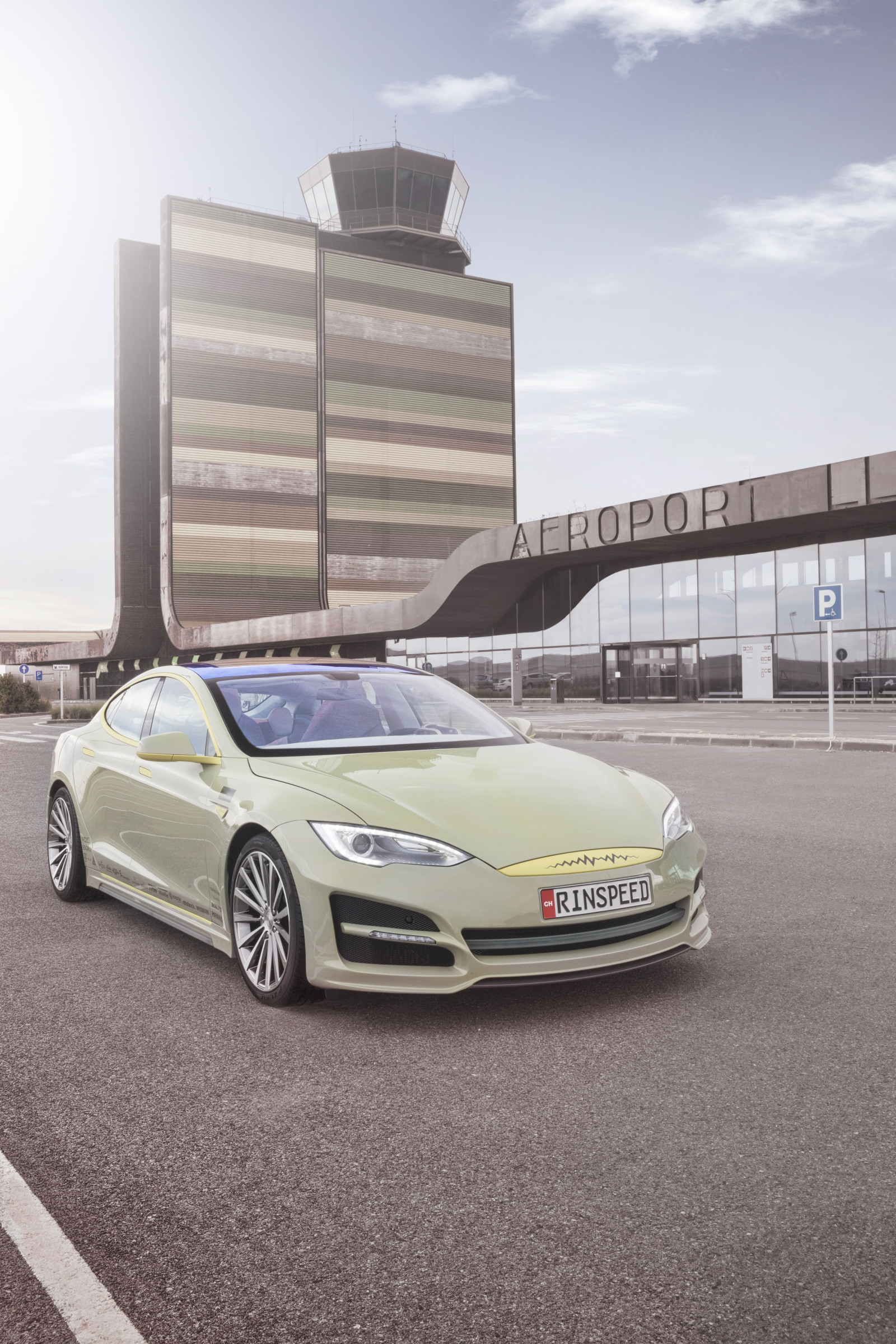 auto, vozidlo, sportovní auto, 2015, netcarshow, netcar, obrázky vozidel, photo auto, kolo, Rinspeed, Xchang E concept, superauto, pozemní vozidla, automobilového designu, automobilový exteriér, automobil make, luxusní vůz, rodinný vůz, nárazník, výkonné auto