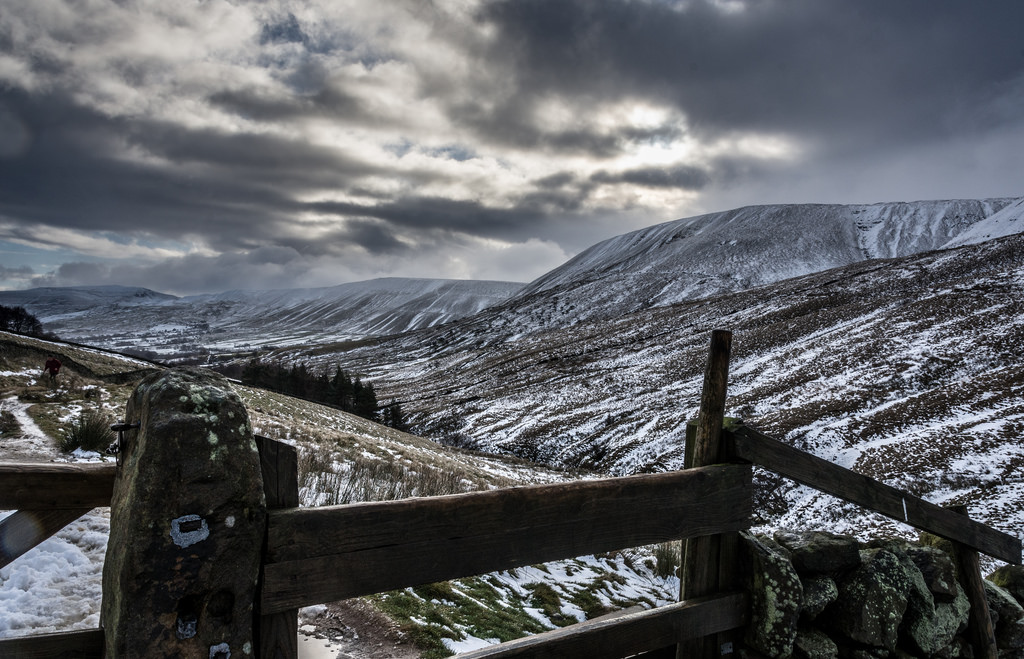 nikond7200, sigma18250macro, peakdistrictuk, imagesofenglandphotograhy, plot, zoom, sníh, údolí, Edale, kinderscout, Nikon, pole
