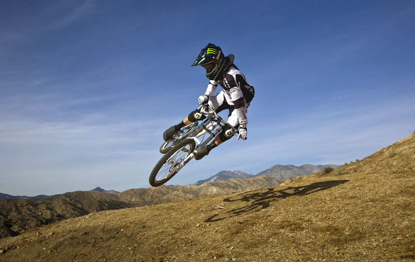 sportovní, jízdní kolo, motocykl, skákání, vozidlo, motokros, závodění, Downhill, motorsport, půda, horské kolo, extrémní sport, freestyle motocross, jízda zdarma, sjezd, cyklus sportu, na horském kole, endurocross, motocyklové závody