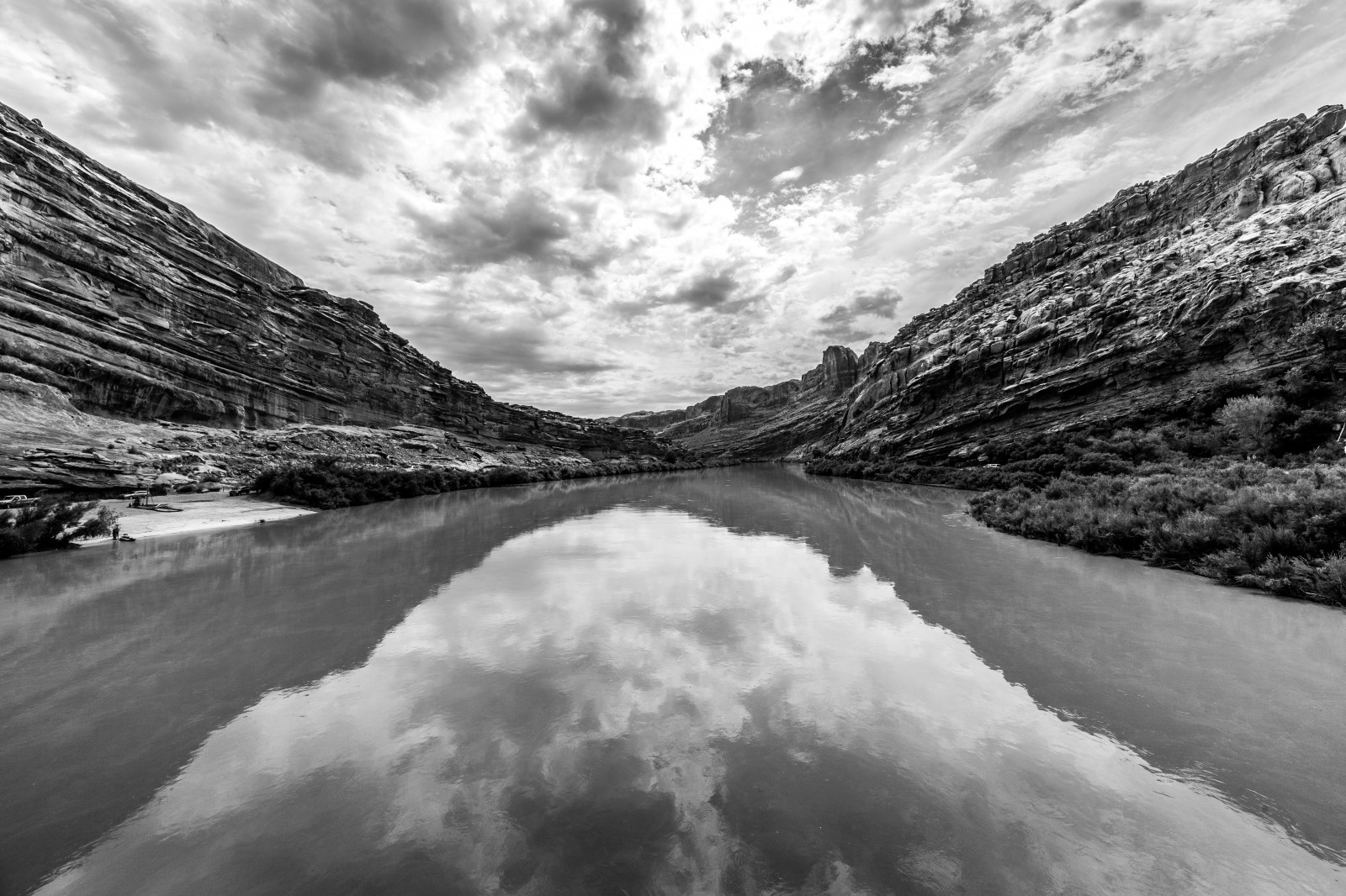krajina, černobílý, moře, jezero, voda, Skála, Příroda, odraz, sníh, pobřeží, řeka, Utah, úhel, mrak, rokinon, 14mm, 5 d, označit, ii, hora, Moab, široký, vlna, Rychlý, jezero, atmosférický jev, Černý a bílý, monochromatické fotografování, mořská vlna