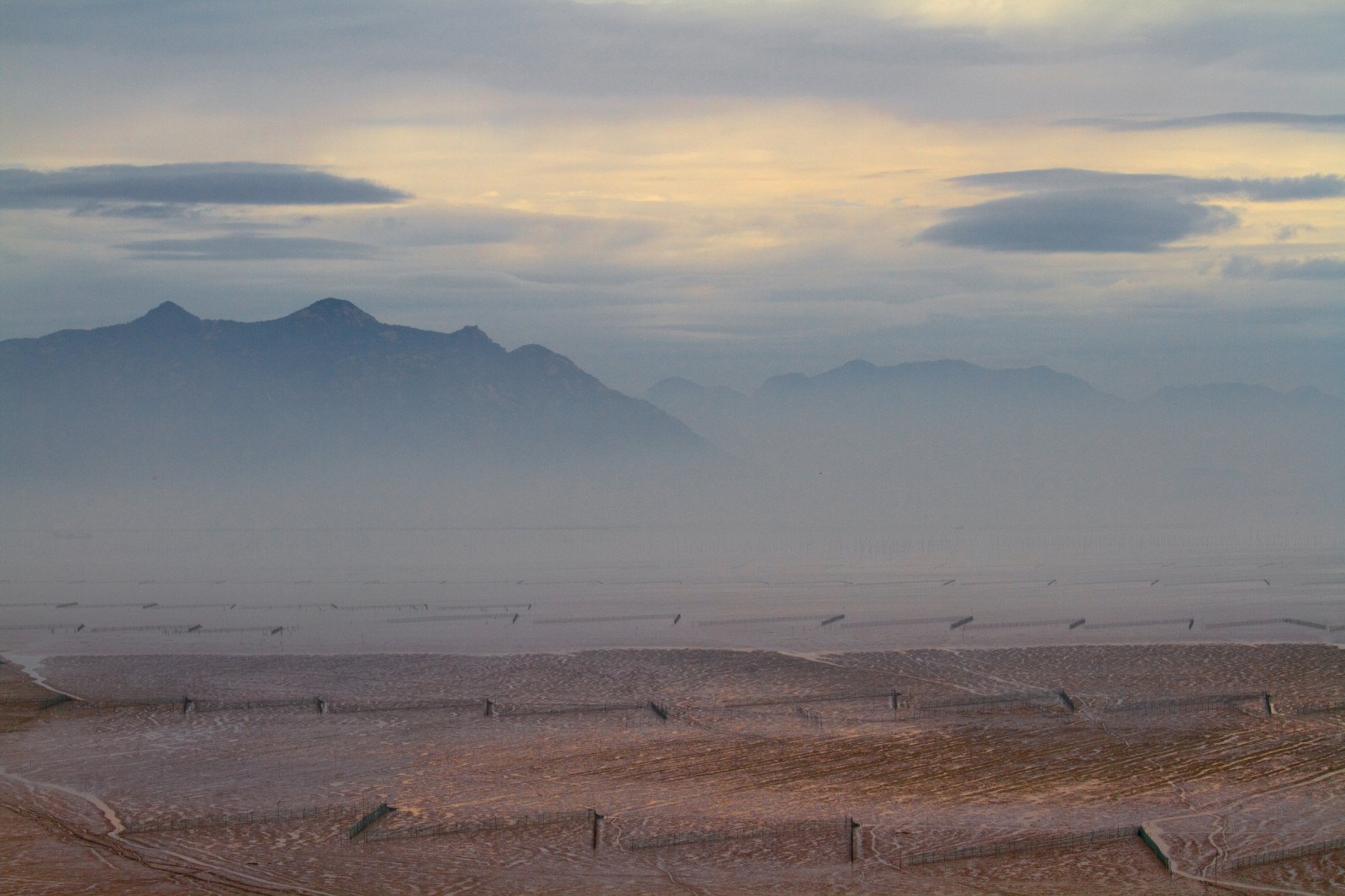 nebe, mrak, horizont, vysočina, ráno, ekoregion, kopec, prostý, atmosféra, hora, svítání, krajina, mlha, plošina, step, uklidnit, klesl, opar, meteorologický jev, večer, písek