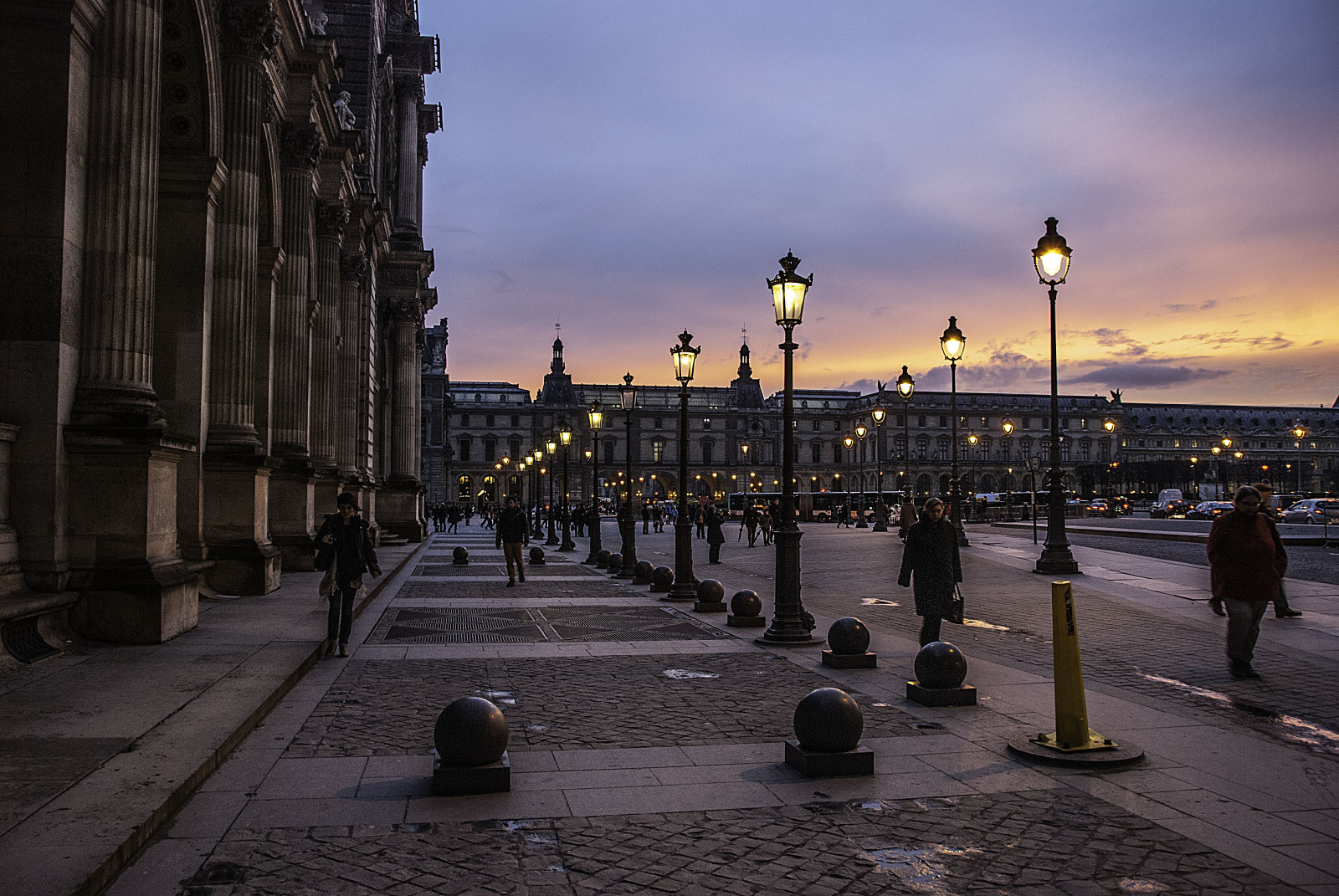 pouliční osvětlení, západ slunce, moře, město, ulice, panoráma města, noc, voda, budova, odraz, nebe, silnice, panoráma, večer, ráno, věž, svítilna, horizont, město, Nikon, Francie, molo, Paříž, soumrak, náměstí, chodník, metropole, Louvre, infrastruktura, mrak, strom, centrum, Procházka, svítání, osvětlení, gata, francia, Frankrike, lampa, dřevěný, náměstí, promenáda, mezník, strada, Strase, štika, chodník, Museu, Frankreich, Parigi, D80, lampa, Frankrijk, Marche, urban area, Metropolitní oblast, svítidlo, povrch vozovky, leuchte, franca, Frankrig, Paryz, Svítidlo, Pranc zija, Gatv, Promenáda, Lempa, Pary ius, Francja