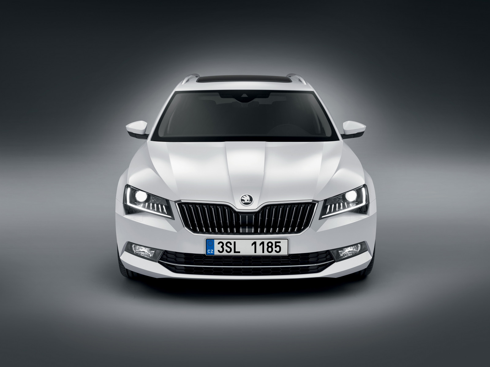 bil, BMW, køretøj, sportsvogn, BMW 7-serie, Sedan, Skoda, netcarshow, netcar, bil billeder, bil foto, 2016, hjul, Superb SW, jord køretøj, bildesign, automotive exterior, bil make, model bil, konceptbil, luksus køretøj, kofanger, personlig luksus bil, udøvende bil, gitter, midten størrelse bil