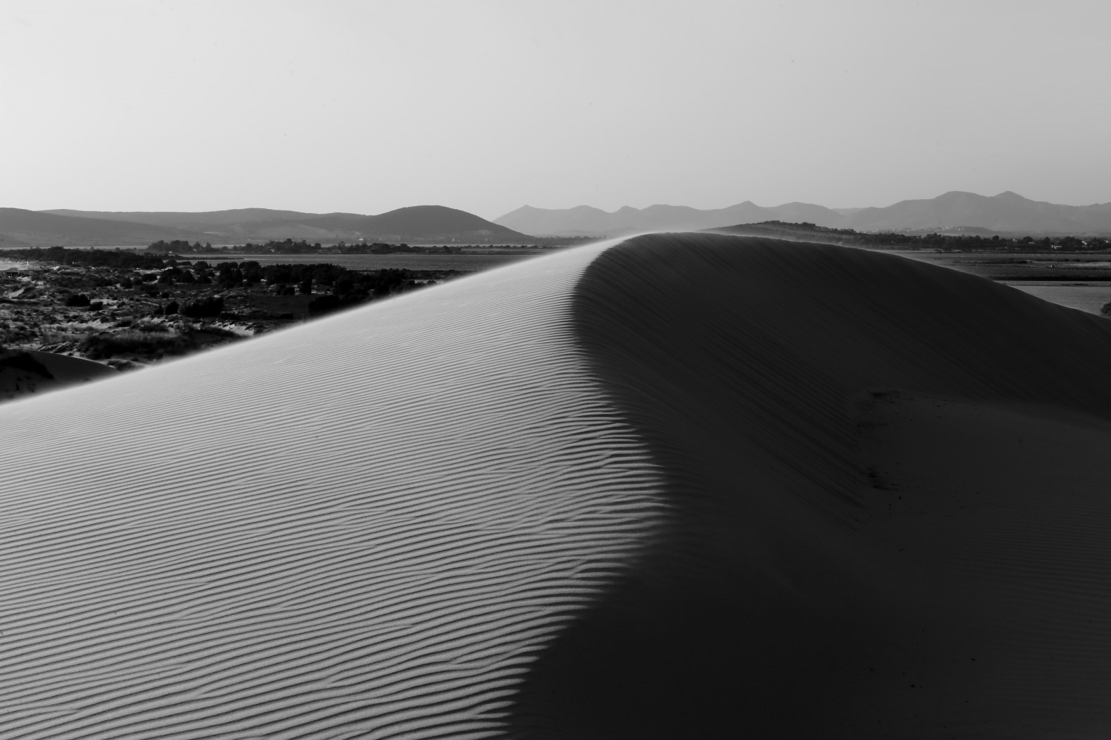 landskab, lys, mennesker, sort, skib, båd, monokrom, solnedgang, hav, gade, vand, sand, himmel, fotografering, strand, fisk, solopgang, berolige, Sol, ørken, vind, horisont, klit, svømning, Forsendelse, fiskeri, fisker, sejlads, barca, Sardinien, Tramonto, klitter, rejse, skønhed, ocean, refleksioner, havet, Jago, linje, drikke, hoppe, sål, hav liv, Clipper, spiaggia, acqua, Sardegna, sabbia, Riflessi, alba, salina, Tramonti, sort og hvid, monokrom fotografering, Lipariske landskabsform, Pescatori, pesci, Albe, northsail, stock photography