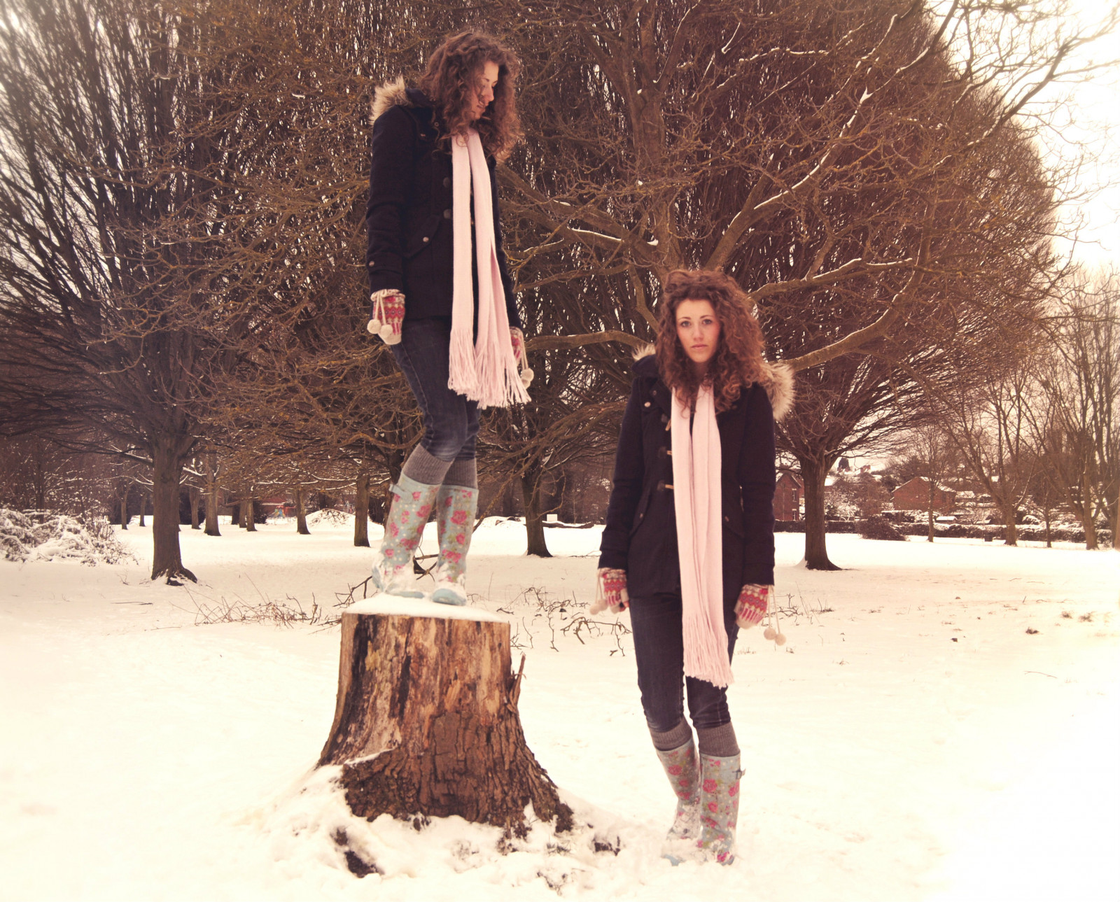 stromy, portrét, sníh, zima, pole, fotografování, Studený, ráno, mráz, vlasy, šátek, bledý, srst, jaro, jasný, zmrazení, oblečení, sněhová vločka, hořký, světlo, strom, počasí, dívka, sezóna, zasněžený, zábava, dvojnásobek, les, fotografie, kudrnatý, březen, kabát, já, autoportrét, clone, zálesí, dřevina, svrchní oděvy, 52 týdnů, holinky, holínky, problémy, 52weeksproject, kmen stromu, klonovaný, 1352