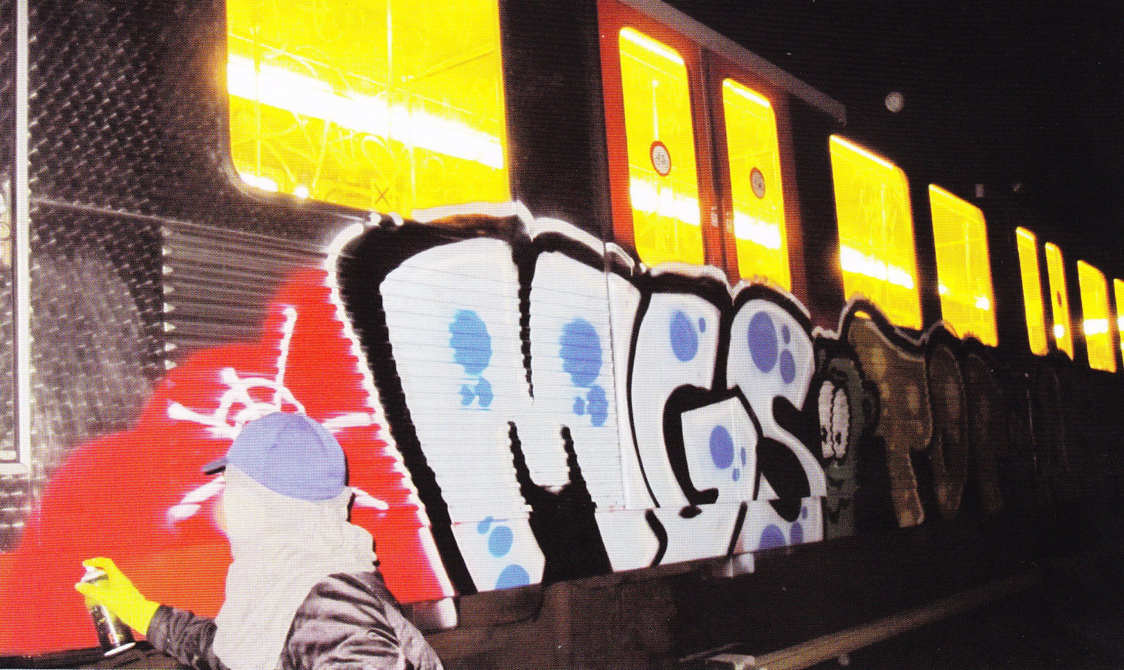 Wallpaper war, graffiti, street art, metro, magazine, 4, ART, ego