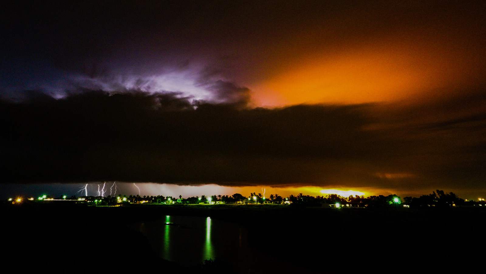 landskab, solnedgang, nat, natur, himmel, lyn, storm, aften, horisont, atmosfære, skumring, torden, Aurora, midnat, Sky, vejr, daggry, belysning, digital, mørke, flickrandroidapp filter none, Western Australia, computer tapet, atmosfære af jord, efterglød, meteorologisk fænomen, olympusem1, cumulus, fænomen, porthedland