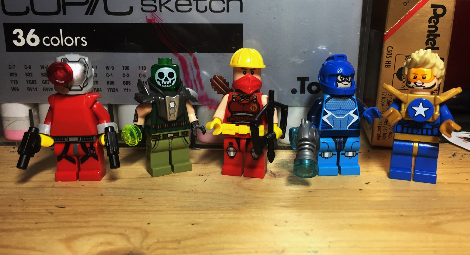 Wallpaper red, blue, LEGO, skull, Toy, gold, Arrow, Deadshot, Beetle