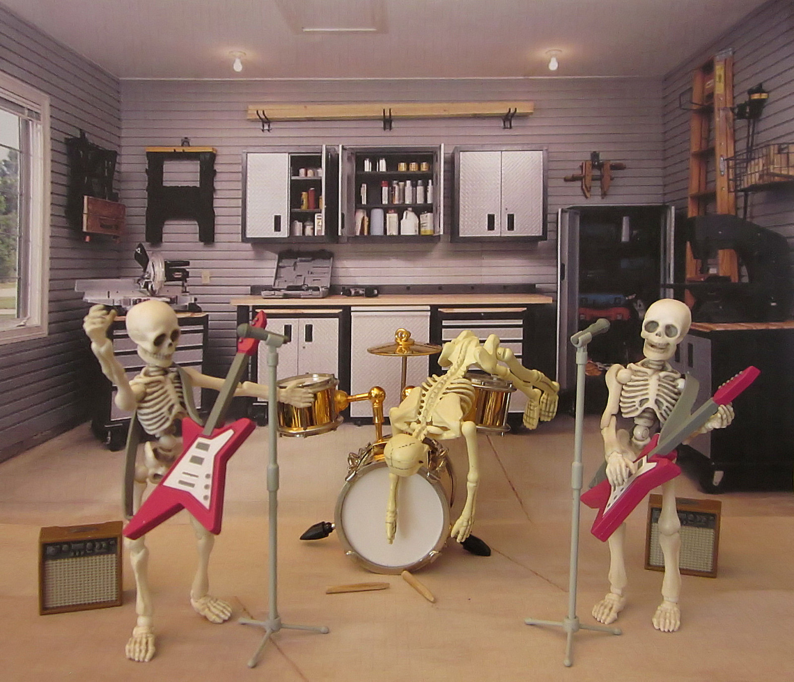 Wallpaper : skeleton, drums, miniature, guitar, amp, microphone, mic