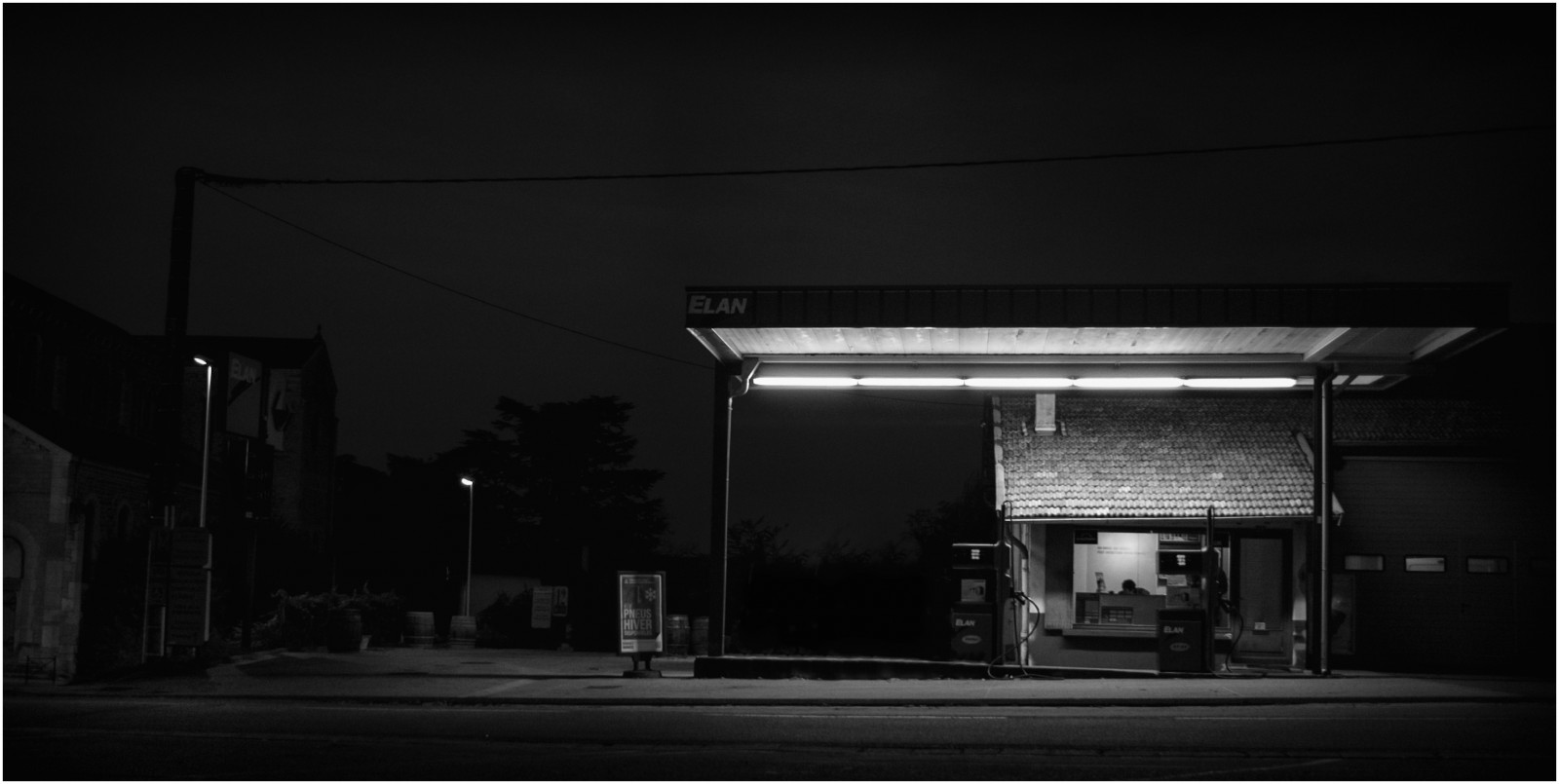 pouliční osvětlení, bílý, Černá, černobílý, ulice, noc, architektura, nebe, fotografování, Dům, večer, Nikon, život, Lyon, Noir, infrastruktura, úhel, světlo, osvětlení, umlčet, Street View, tma, streetphotography, litovat, blanc, 24mm, samota, D700, Černý a bílý, monochromatické fotografování, svítidlo, melancolie, Licari