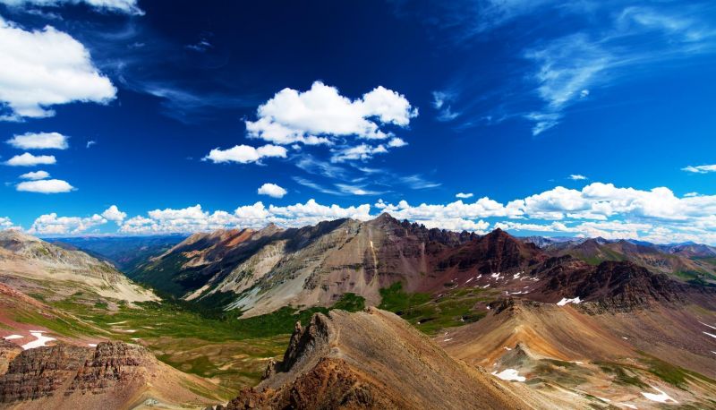 2048x1173 px,clouds,mountains,sky,valley