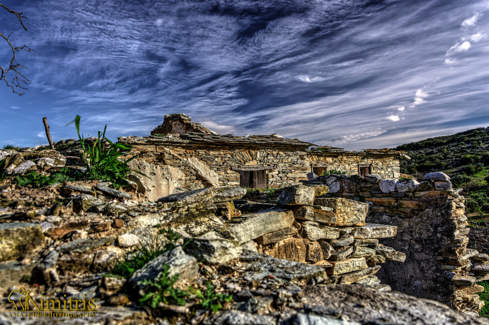 krajina, Skála, tráva, nebe, kameny, mraky, Dům, vesnice, HDR, Řecko, Nikon, zřícenina, podrobnosti, mrak, strom, barvy, hora, prosinec, D7100, nikond7100, magnesia, venkov, dávná historie, archeologické naleziště, oldvillage, Volos, nikon18105, meteorologický jev, Opuštěná pustina, Dimini, Paliourivillage