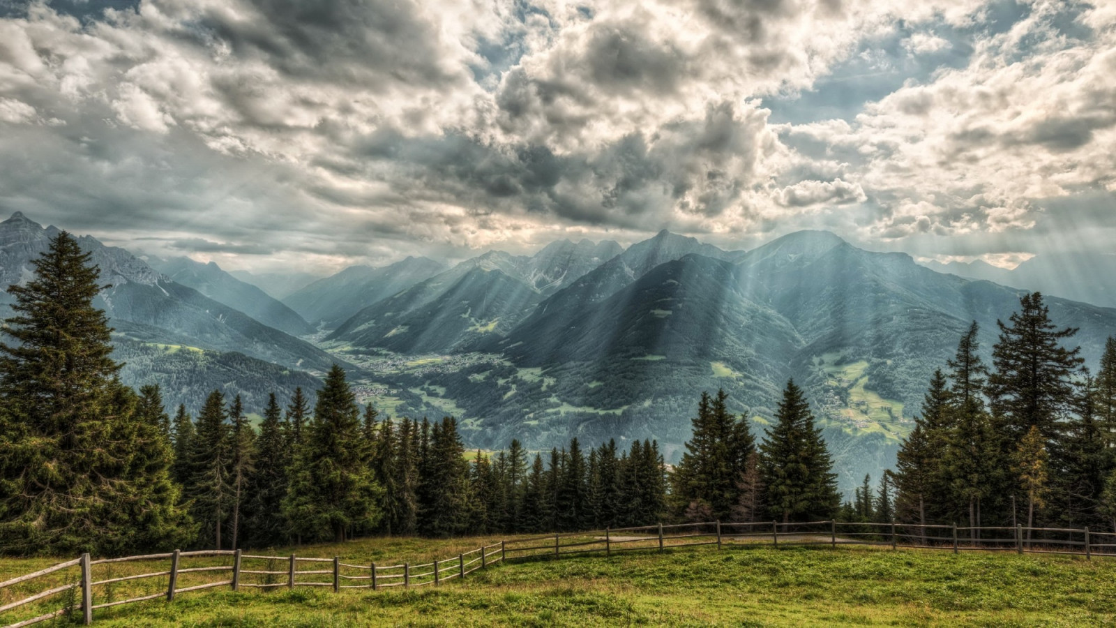 Sonnenlicht, Landschaft, Wald, Berge, Hügel, Natur, Himmel, Morgen, Nebel, Sonnenstrahlen, Tal, Wildnis, Alpen, Plateau, Wolke, Baum, Berg, Wetter, Wiese, Ebene, Lebensraum, natürlichen Umgebung, Atmosphärisches Phänomen, Bergige landforms, geographische Eigenschaft, Ökosystem, Gebirge
