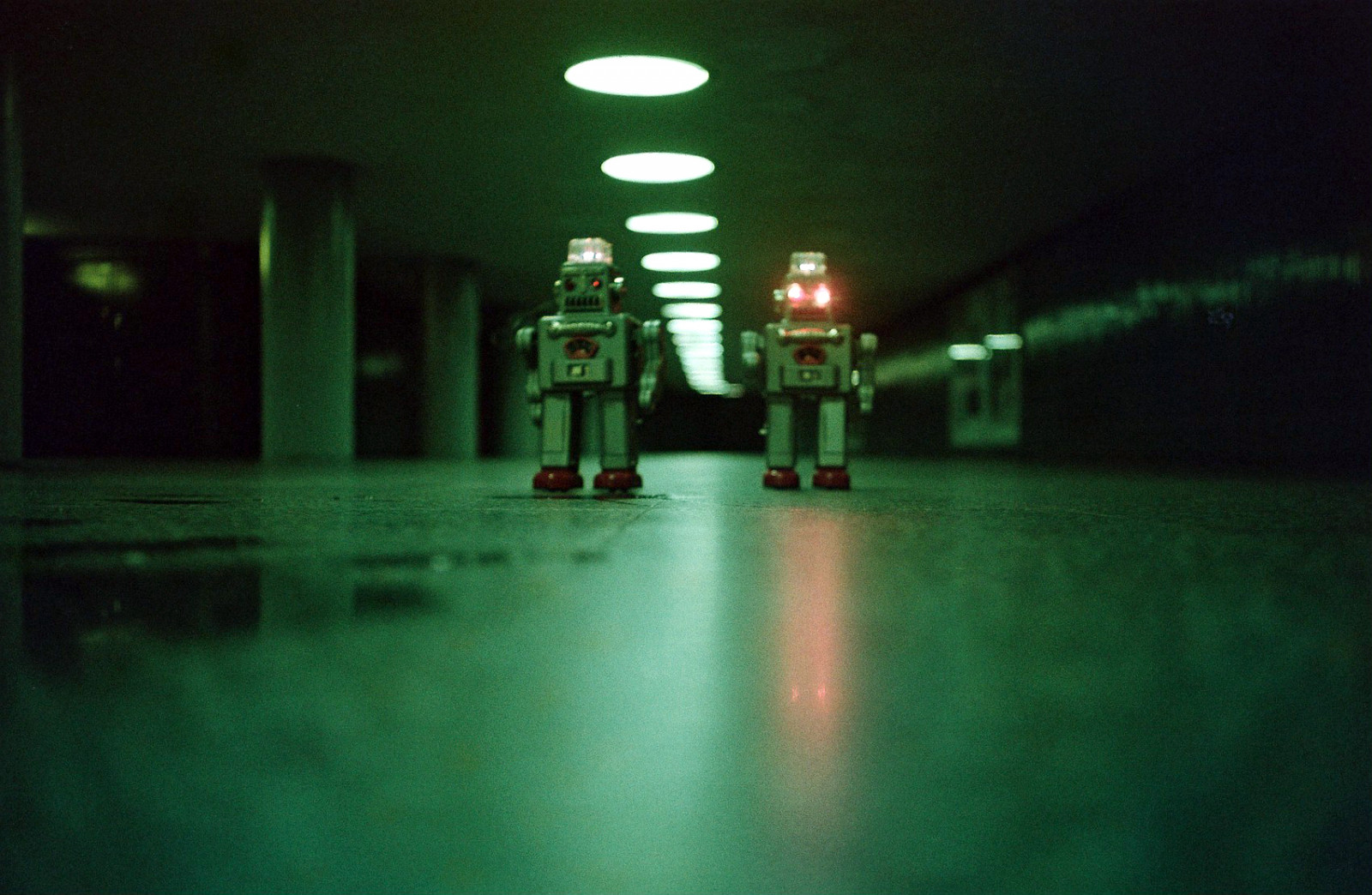 noc, robot, fotografování, zelená, Německo, atmosféra, metro, fotoaparát značky kodak, metro, Berlín, podzemí, půlnoc, Minolta, světlo, stanice, odrazy, osvětlení, analogový, film, analog, tma, s, ubahn, prošlý, ishootfilm, filmcamera, autaut, roboty, Kuusela, analoque, filmfilmforever, Steglitz, himatic, Analoguesunrise