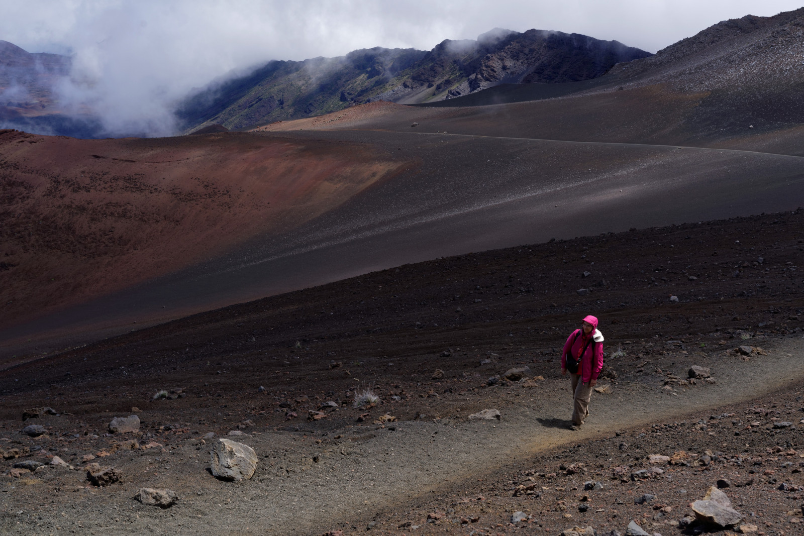 Hawaii, Maui, Spojené státy americké, sjednocený, stavy, ostrov, Archipel, sopka, Haleakala, Shieldvolcano, kráter, Caldera, lavafield, láva, Procházka, cesta, osamělý, krajina, Červené, nálada, náladový, mlha, Sony