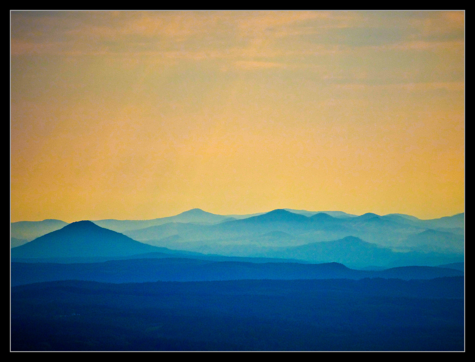 sollys, landskab, maleri, solnedgang, bakke, natur, himmel, solopgang, berolige, aften, morgen, tåge, magi, horisont, atmosfære, støv, skumring, KUNST, Sky, tåge, bjerg, daggry, elitegalleryaoi, kreativ, magiske, bestcapturesaoi, dagtimerne, Schneeberg, loch, efterglød, rød himlen om morgenen, økoregion, Tschechien, NPP, mornig