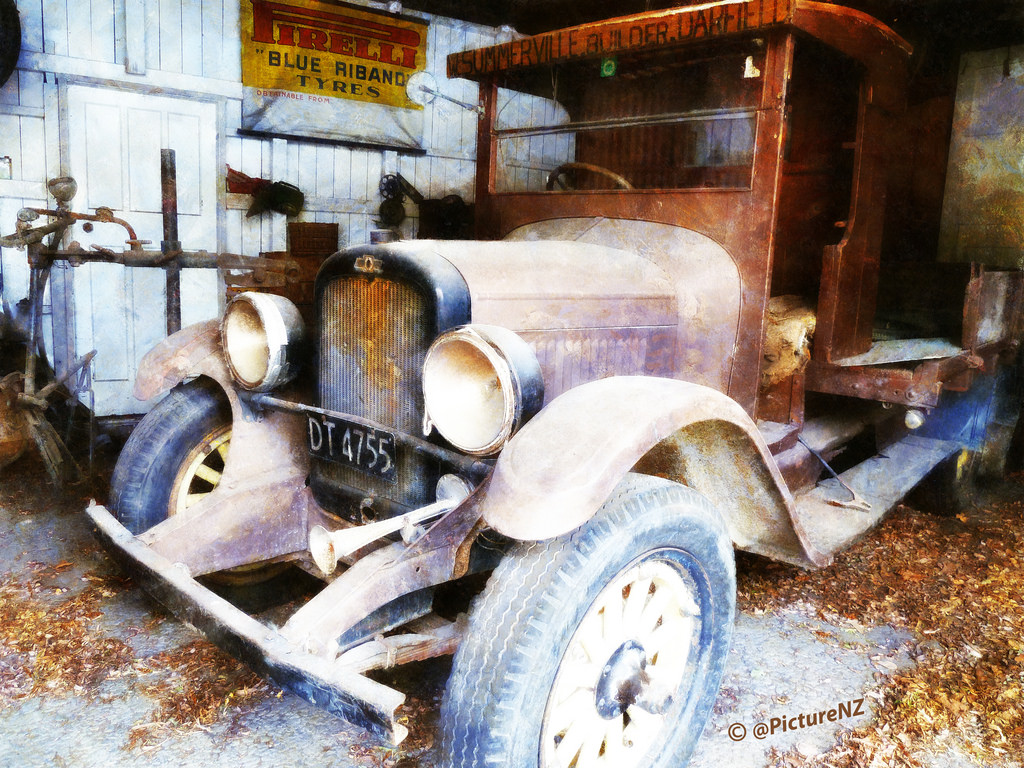 luci, le foglie, vecchio, auto, abbandonato, veicolo, Stati Uniti d'America, annata, pneumatici, sporco, Macchina vintage, Chevrolet, nebbioso, Camion, pneumatici, motore, Pirelli, Christchurch, antico, arrugginito, auto, lampade, automobile, classico, americano, polveroso, Nuova Zelanda, 1928, 1927, southisland, cavalli, da collezione, corno, cadente, esterno automobilistico, paraurti, auto compatta, veicolo a motore, nz, corri giù, termosifone, Canterbury, 171, 1920, brokendown, sae, 217, jumpercable, 1ton, traballante, 490, cubicinches, blueriband, overheadvalve, 495fourcylinder, dt4755