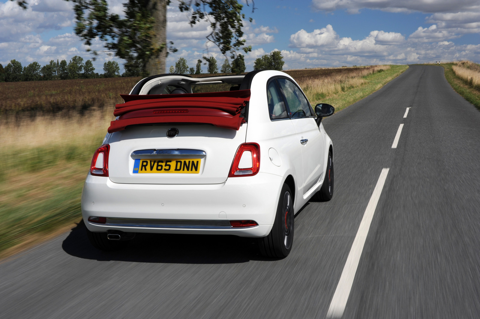 auto, veicolo, fiat 500, FIAT, netcarshow, netcar, immagini di auto, auto foto, 2016, 500 versione UK, ruota, veicoli terrestri, design automobilistico, esterno automobilistico, marca di automobile, auto di famiglia, paraurti, auto compatta, city ​​car, macchina di utilitaria