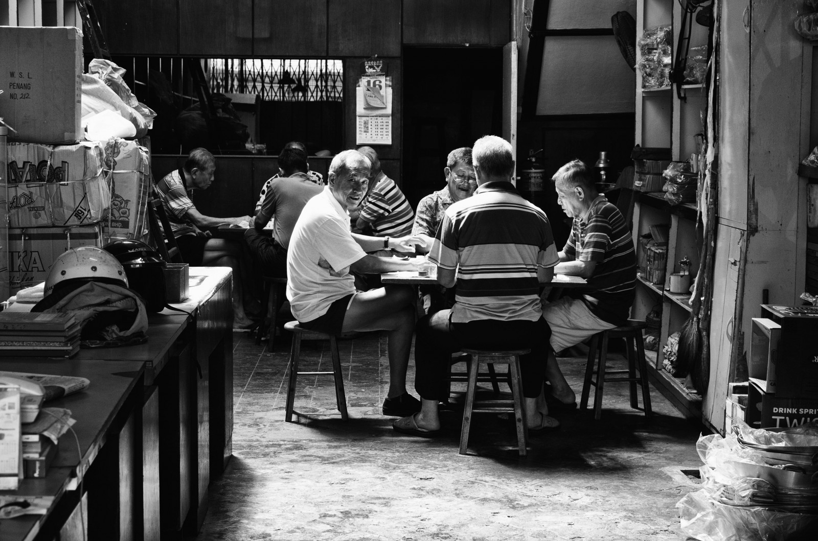 insanlar, beyaz, siyah, Tek renkli, sokak, Asya, yol, Fotoğraf, Malezya, Leica, Mahjong, Altyapı, günah, Pazar, siyah beyaz, Miras, eğlence, Sokaklar, fotoğraf, film, Penang, Georgetown, Toplama, Leikaimages, Oyunlar, kentsel alan, siyah ve beyaz, Tek renkli fotoğrafçılık, Kara film, Pınar, Benedict, 1411, Yerkürekleri, Insidelook