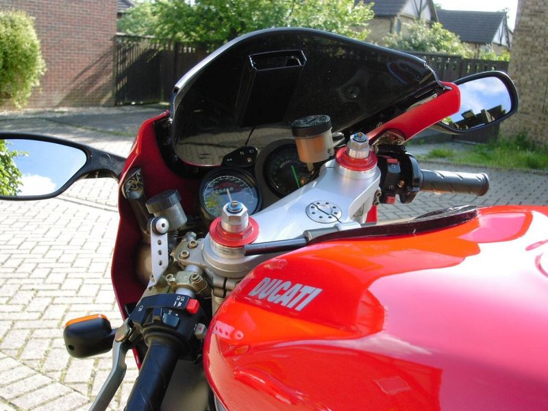 кола,мотоциклет,превозно средство,Honda,Ducati,прозорец