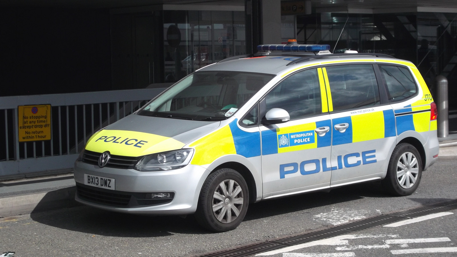 bil, lufthavn, heathrow, politi, hovedstadsområdet, DWZ, bx13, volkswagensharan, so18