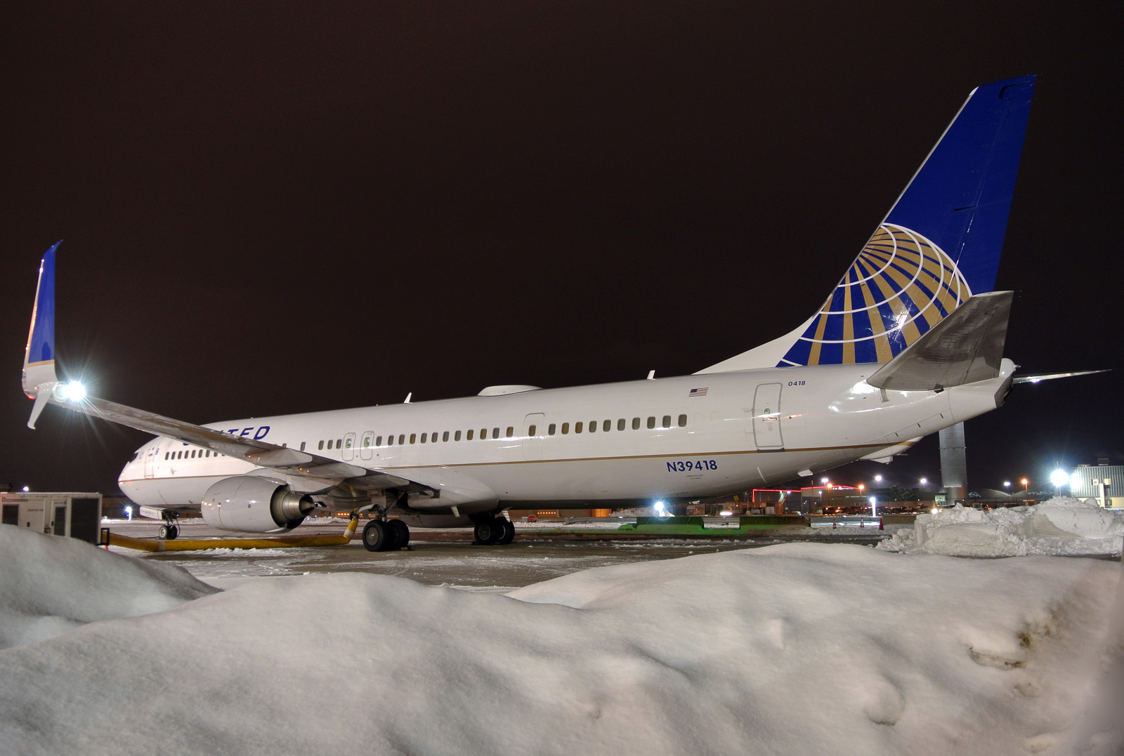 vozidlo, letoun, letadlo, Boeing, Boeing 737, sjednocený, letectví, letecká linka, Atmosféra Země, letecká doprava, aerospace engineering, dopravní letoun linkový, proudová letadla, úzké tělo letadla, Boeing 737 příští generace, tryskové dopravní letadlo, alltypesoftransport, georgem757, kcle, clevelandhopkins, nightairplane, spiltscimitarwinglets, 737924er, n39418