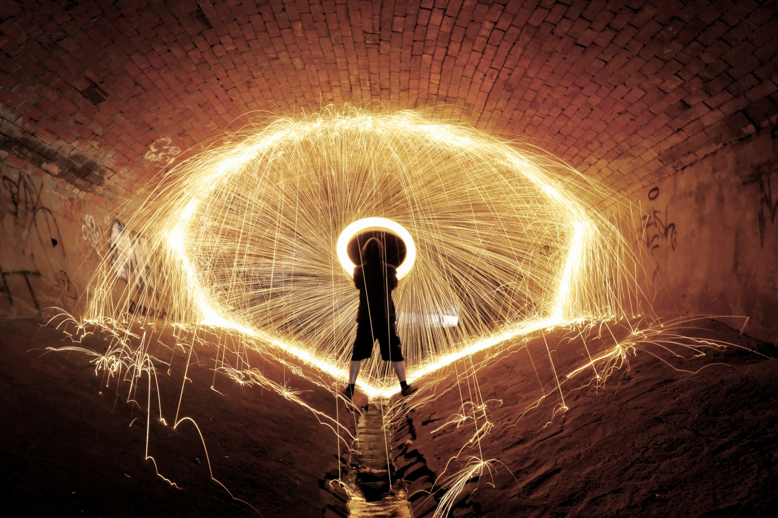 světlo, Červené, městský, bouřka, vlna, voda, oheň, ocel, roztočit, pod, Melbourne, přízemní, vypustit, prozkoumat, hořet, feťák, Misfits, urbex, beick