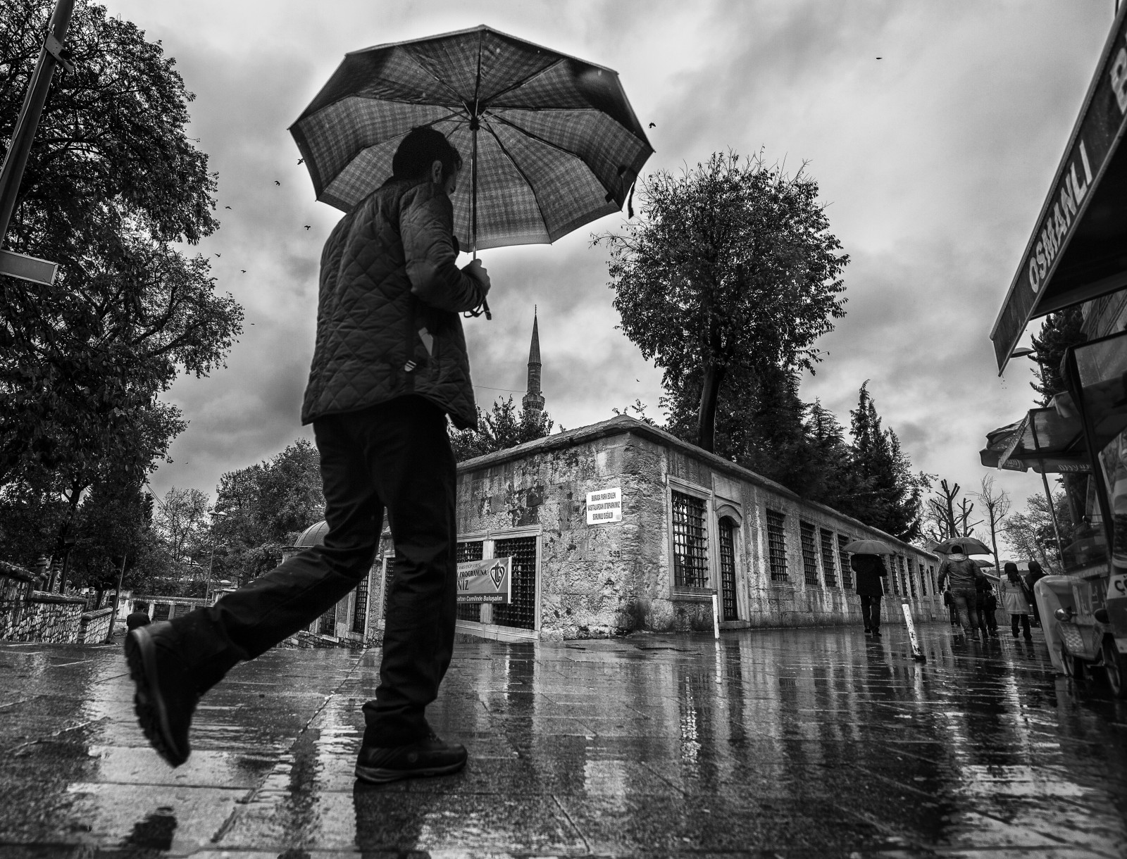 ulice, město, městský, Černý a bílý, tělesné, hřbitov, hřbitov, déšť, deštník, krocan, deštivý den, Turkiye, streetphotography, Istanbul, mešita, Hrobky, Ey p, sokak, camii, siyahbeyaz, ya Mur, Ey psultan, ehir, Emsiye, Ya murlug n, sokakfotografciligi