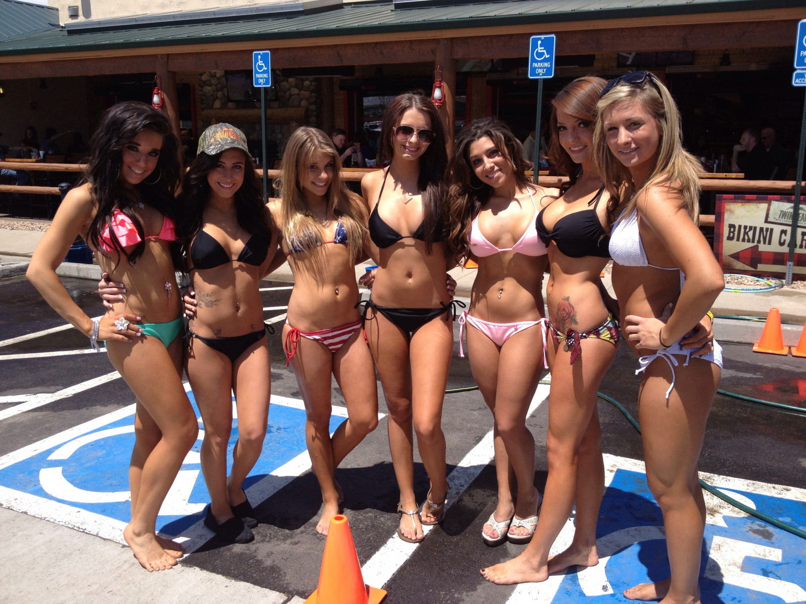 girls_summer_sexy_car_centennial_spring_women_colorado-1100306.jpg!d