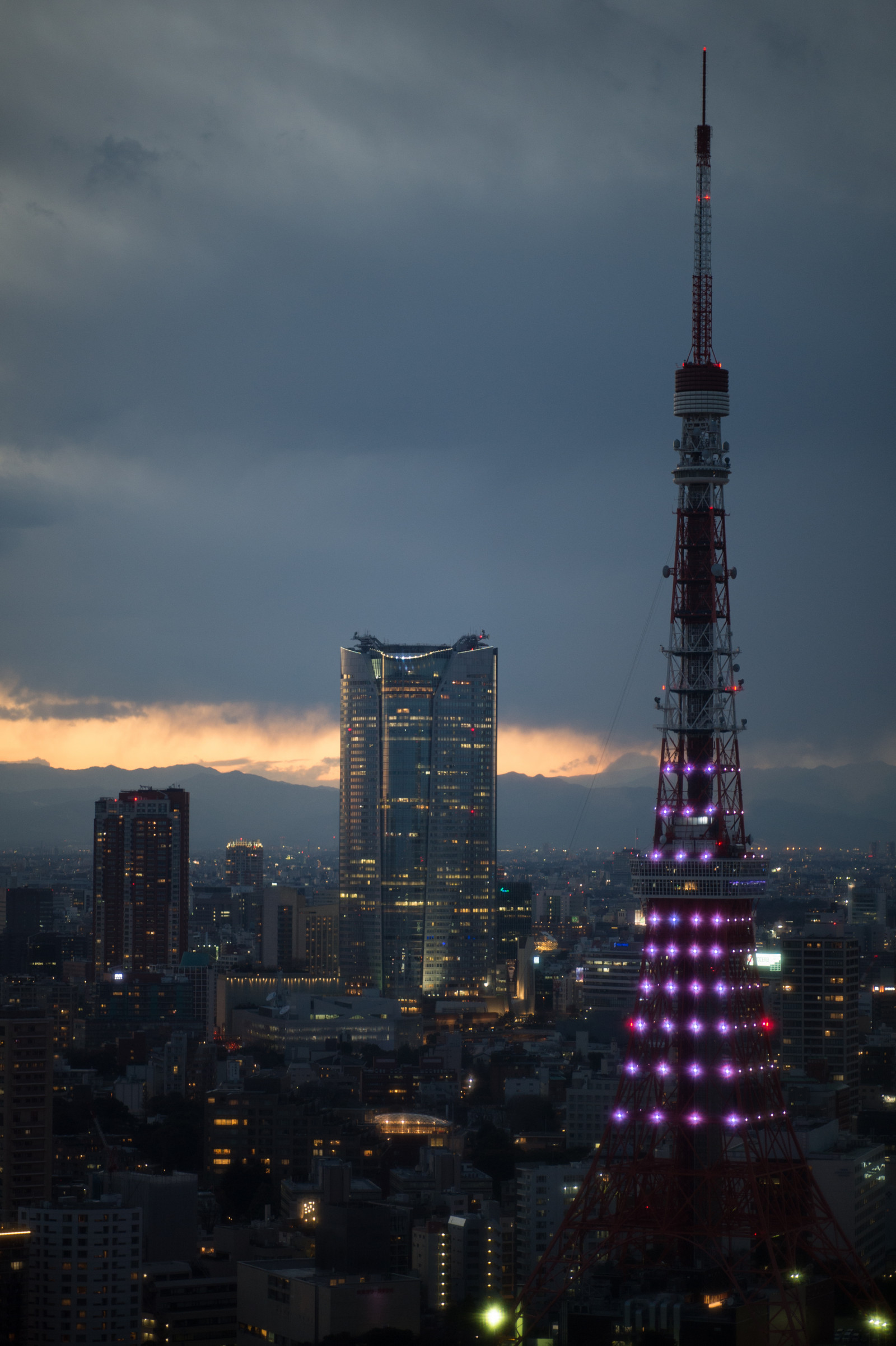 Giappone, città, paesaggio urbano, notte, architettura, riflessione, cielo, orizzonte, grattacielo, sera, Torre, orizzonte, Nikon, crepuscolo, metropoli, Tokyo, Jp, nube, centro, NIKKOR, illuminato, illuminazione, punto di riferimento, torre di Tokyo, afs105mmf14eed, afsnikkor105mmf14eed, df, Hamamatsucho, seasidetop, worldtracecenterbuilding, area urbana, atmosfera della terra, area metropolitana, insediamento umano, palazzone