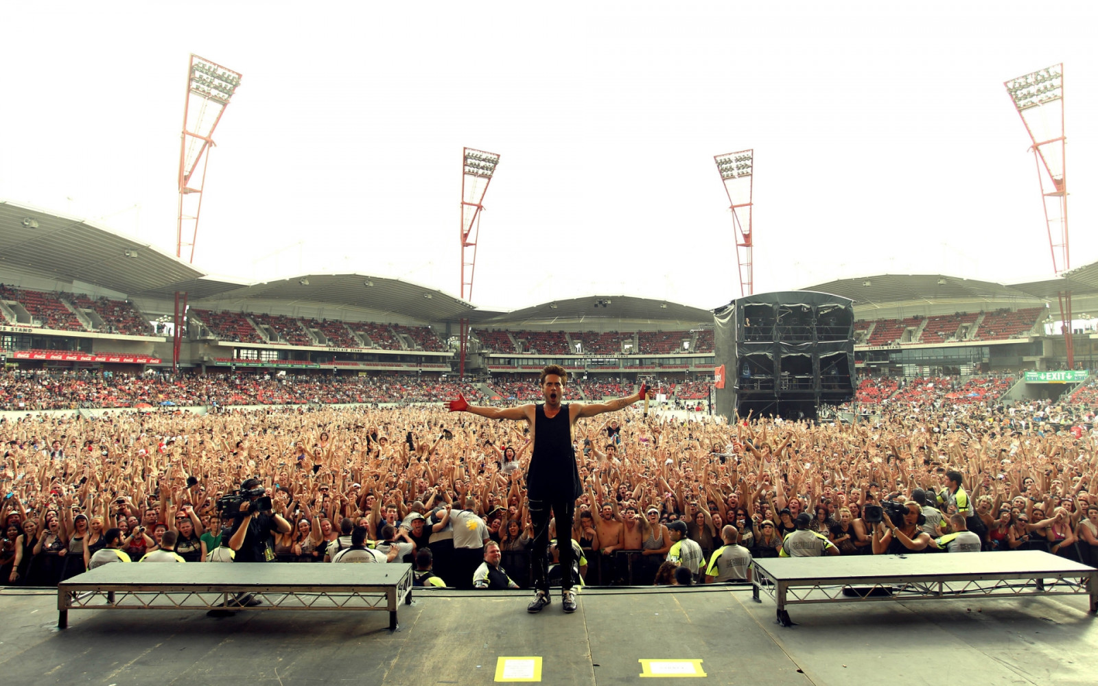 30 Seconds to Mars, scéna, stadión, dav, fanoušci