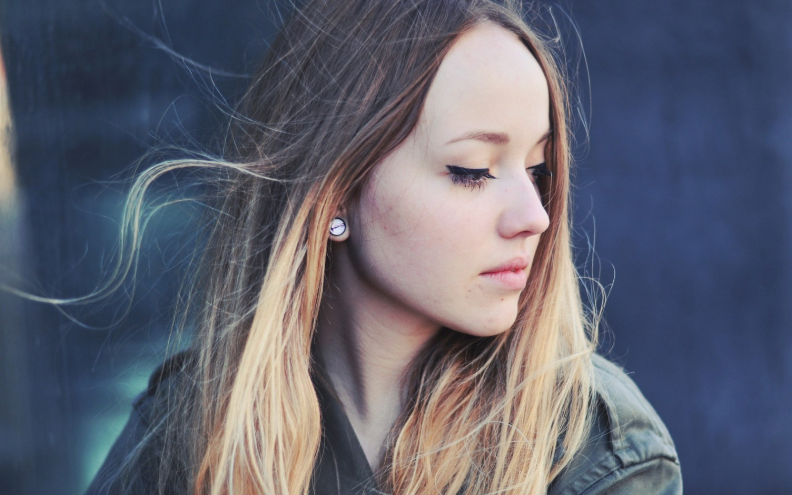 tvář, ženy, model, portrét, odvrátila, dlouhé vlasy, fotografování, zpěvák, černé vlasy, móda, vlasy, nos, Osoba, kůže, hlava, supermodelka, dívka, krása, oko, žena, blond, účes, portrétní fotografie, focení, hnědé vlasy, umění model, orgán