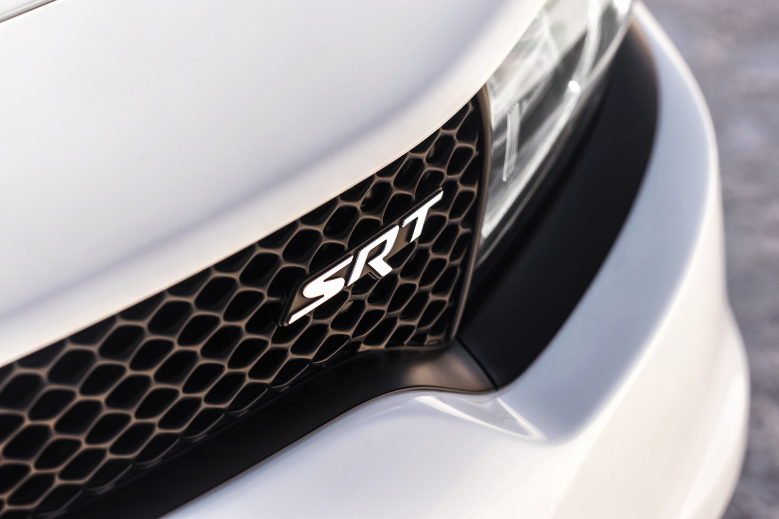 auto, vozidlo, Vyhnout se, sportovní auto, 2015, netcarshow, netcar, obrázky vozidel, photo auto, Charger SRT Hellcat, kolo, okraj, superauto, pozemní vozidla, automobilového designu, automobilový exteriér, automobil make, luxusní vůz, nárazník, výkonné auto, mřížka