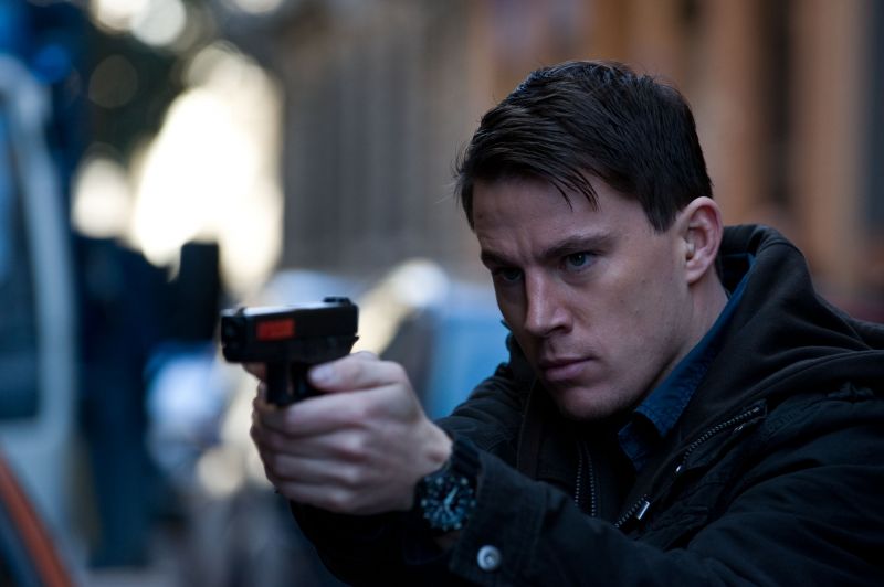 Channing Tatum,skådespelare,brunett,koncentrerad,vapen