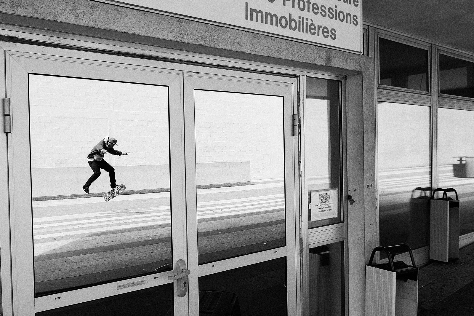 Wallpaper : life, white, black, Paris, Canon, DC, shoes, mirrors, nixon