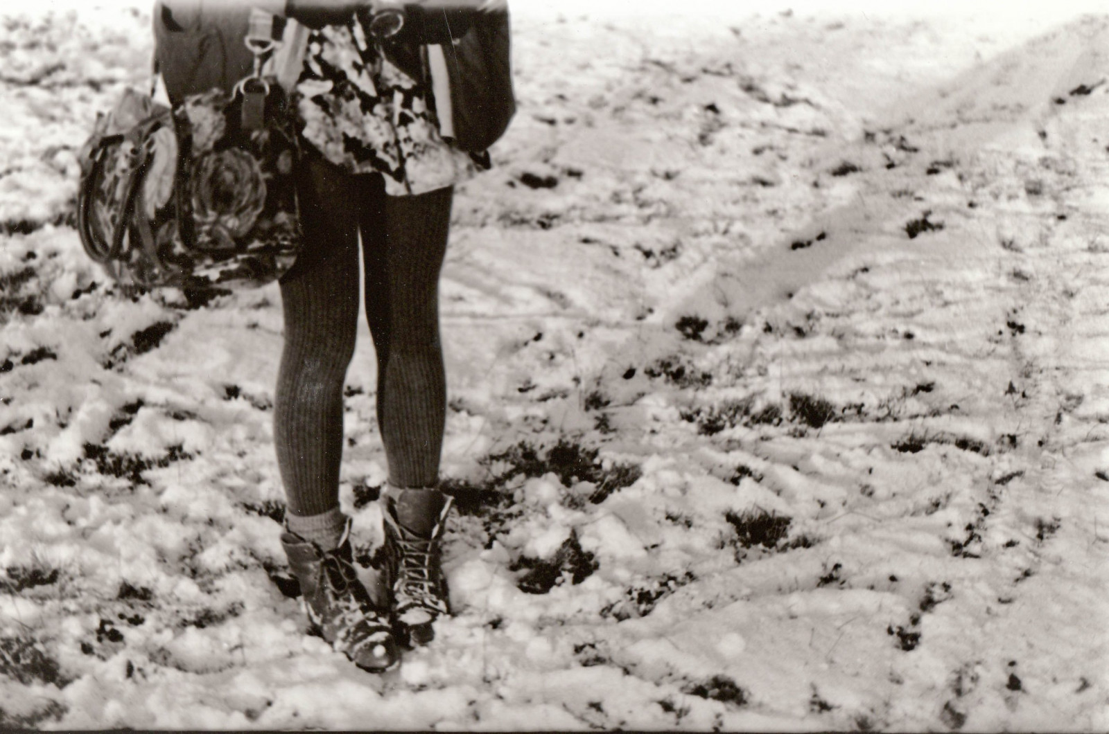 černobílý, nohy, sníh, zima, obuv, punčocháče, Taška, zmrazení, Leeds, Olympus, Černý a bílý, počasí, sezóna, tělesné, film, temná místnost, om10, Černý a bílý, monochromatické fotografování, nicola, Harewood, developedbyme, notthebest