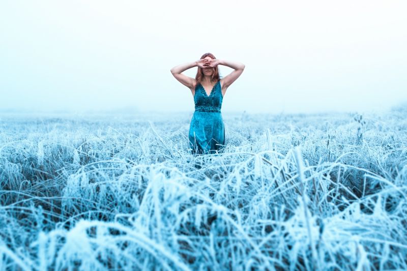 slunečnímu záření, ženy venku, ženy, model, sníh, tráva slunečnímu záření, ženy venku, ženy, model, sníh, tráva