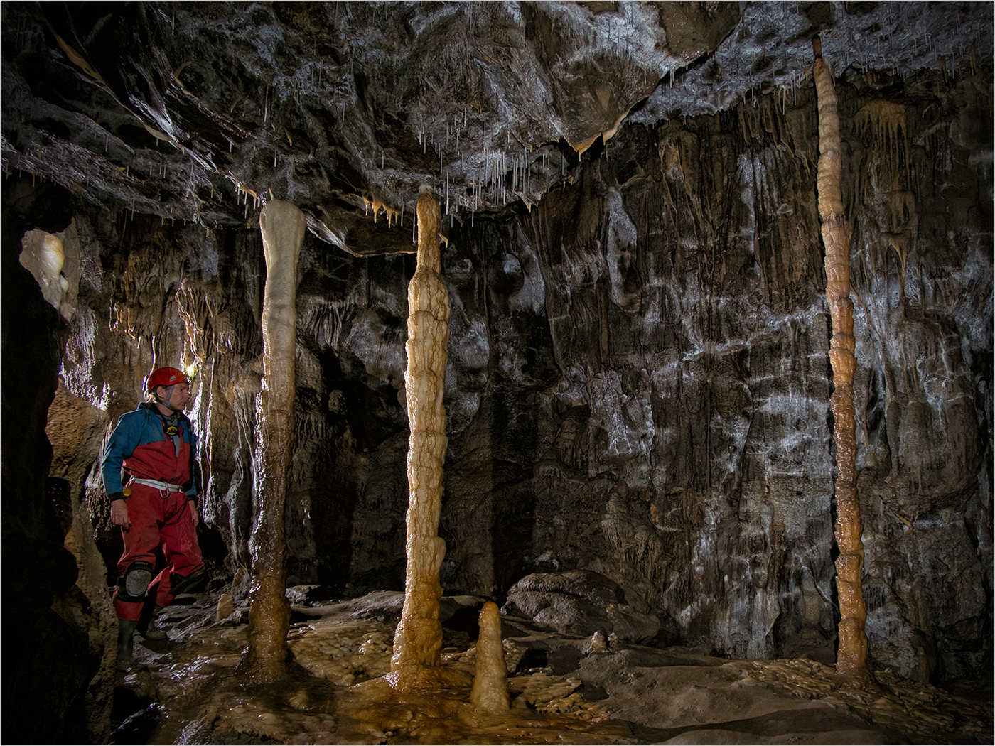 Veloce, fuji, Fujifilm, Fujinon, fujinon14mmf28r, speleo, strobo, acqua, Esplorare, alleviare, easegill, estremo, YONGNUO, metropolitana, buca, posa, passaggio, Petzl, alex, anderson, avventura, stalattite, stalagmite, Formazione, buco, calcare, lente, XM1, xtrans, xf14mm, grotta, CCCP, Camera, speleologia, calcite, calcitestraw, ccs, vignetta, controluce, natura, M