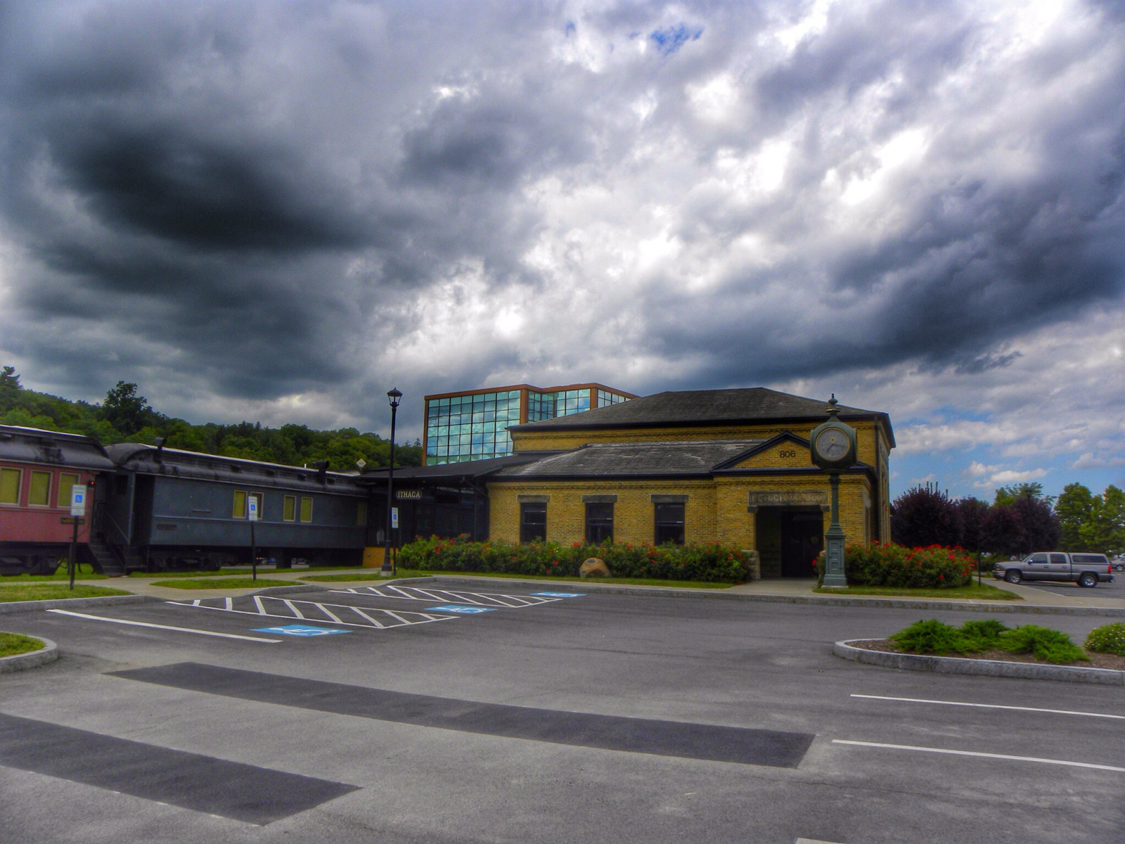 nebe, ny, newyork, budova, věž, cars, hodiny, déšť, stanice, architektura, mraky, temný, mimo, řecký, kanál, Stát, Elmira, styl, banka, železnice, historický, společnost, důvěra, ko, sklad, historický, Cestující, románský, náklad, atrakce, obrození, RRD, Tompkins County, Chemung, nrhp, thaca, onasill